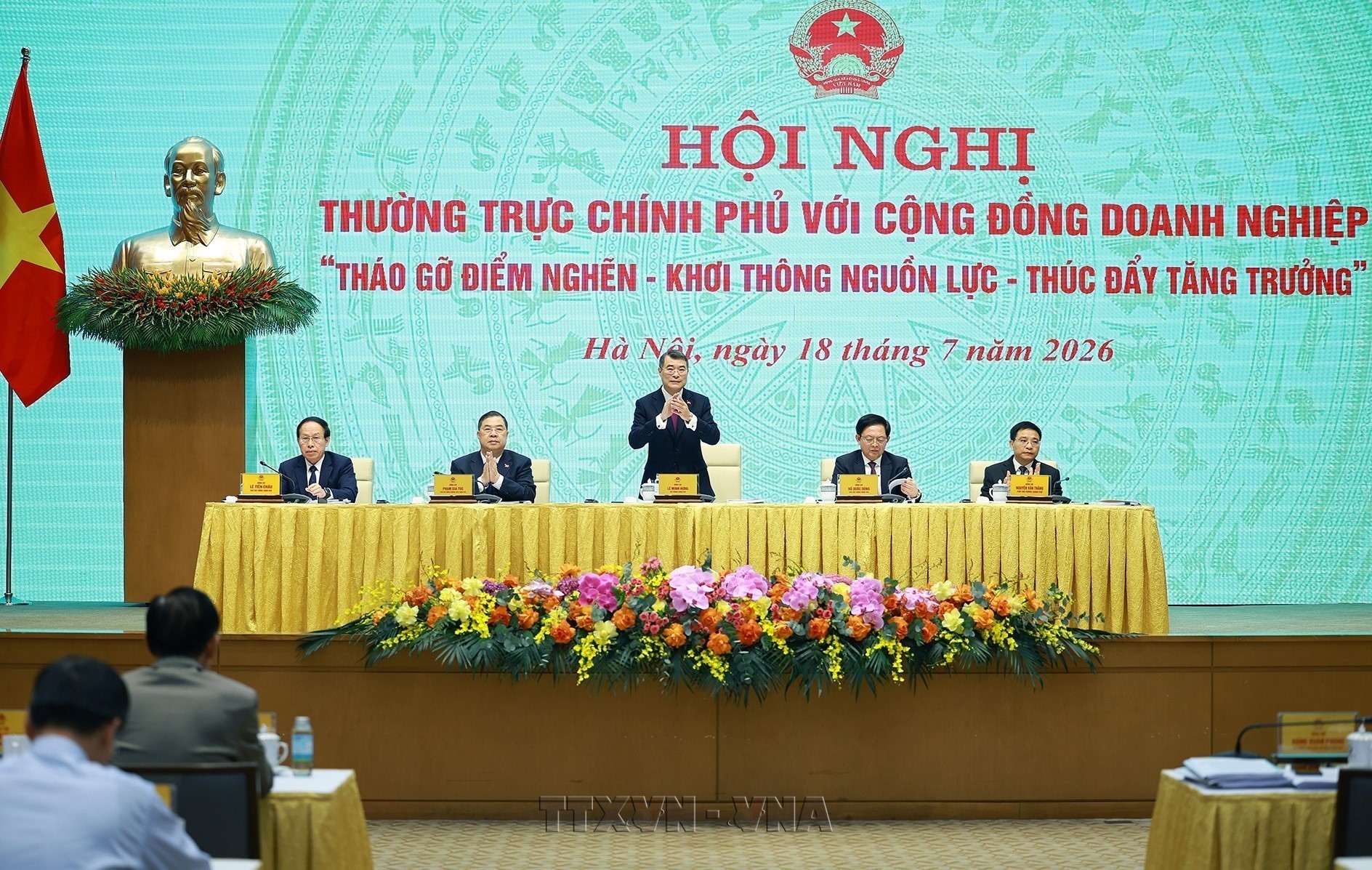 Thủ tướng Lê Minh Hưng: Chuyển mạnh từ nhận diện, tháo gỡ khó khăn sang hoàn thiện nền tảng kiến tạo phát triển