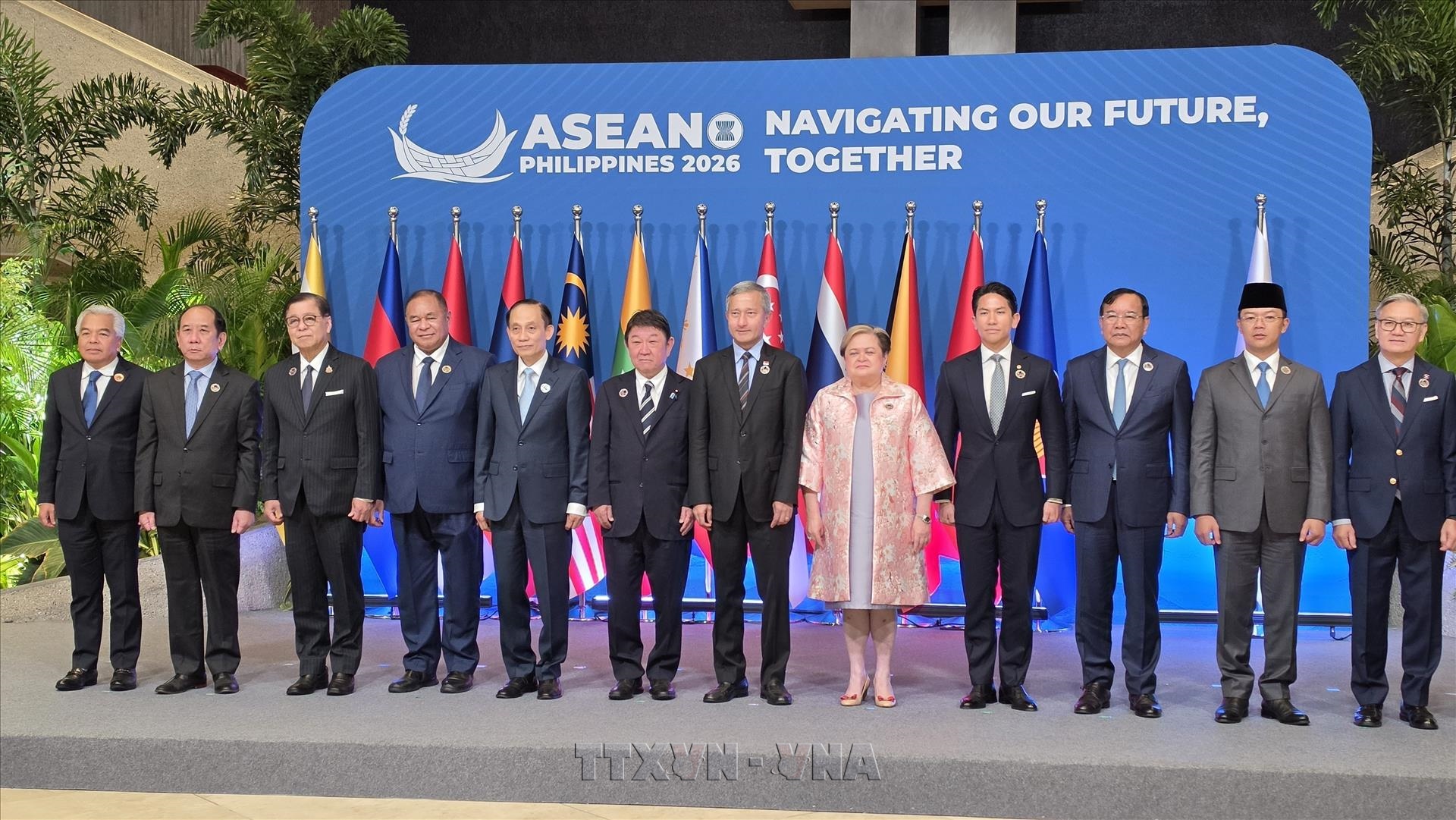 Vietnam urges stronger connectivity, resilience in ASEAN3 cooperation