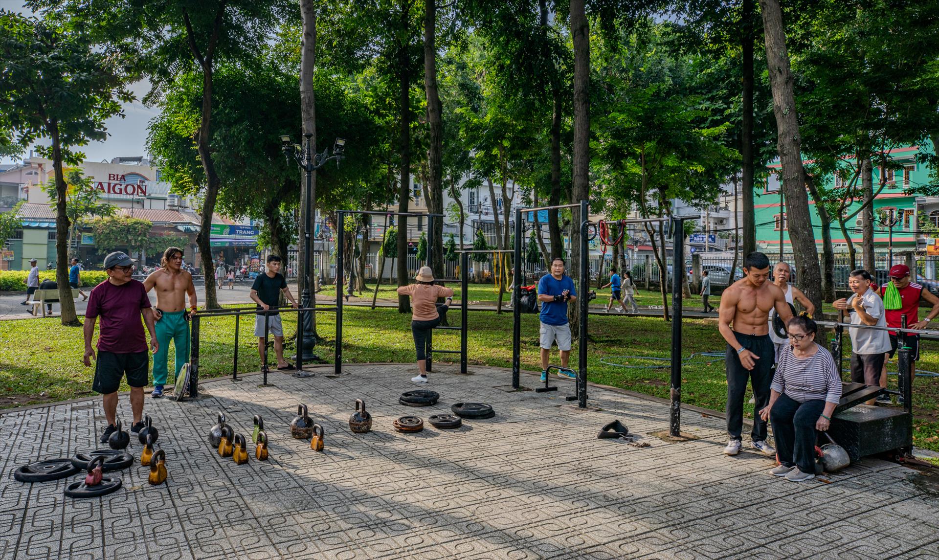 Làng Hoa Workout: điểm tập gym miễn phí vì sức khỏe cộng đồng
