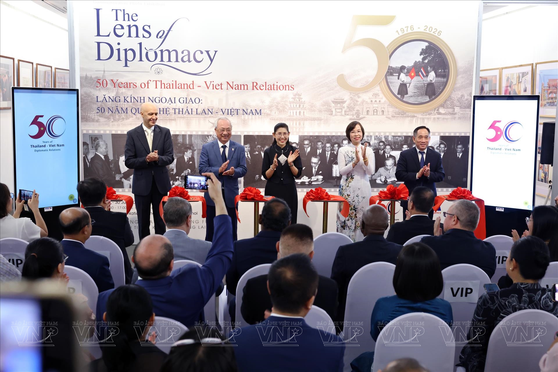 Exposición fotográfica celebra 50 años de relaciones entre Vietnam y Tailandia