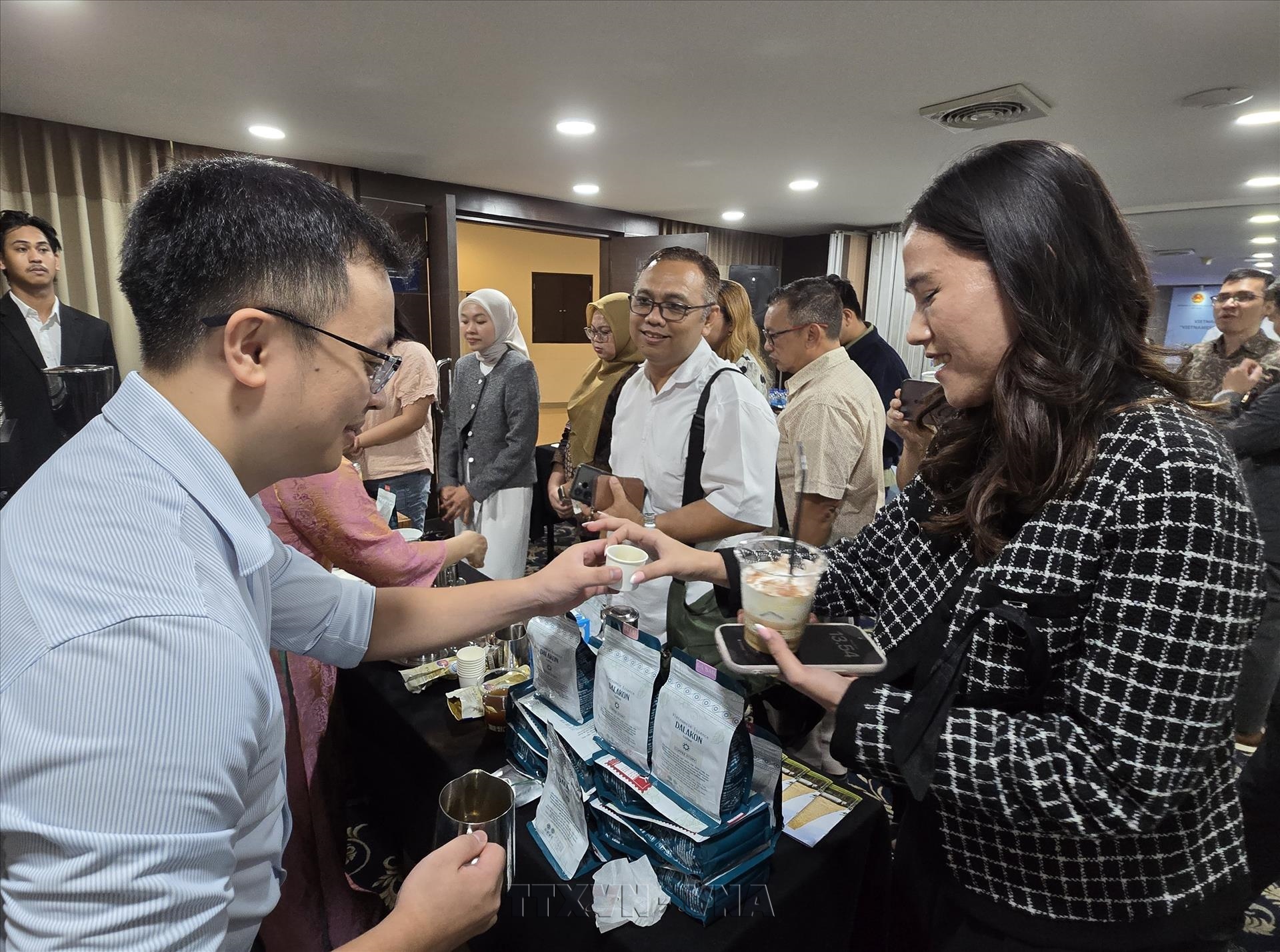 Tăng kết nối doanh nghiệp để khai thác dư địa thương mại Việt Nam – Indonesia