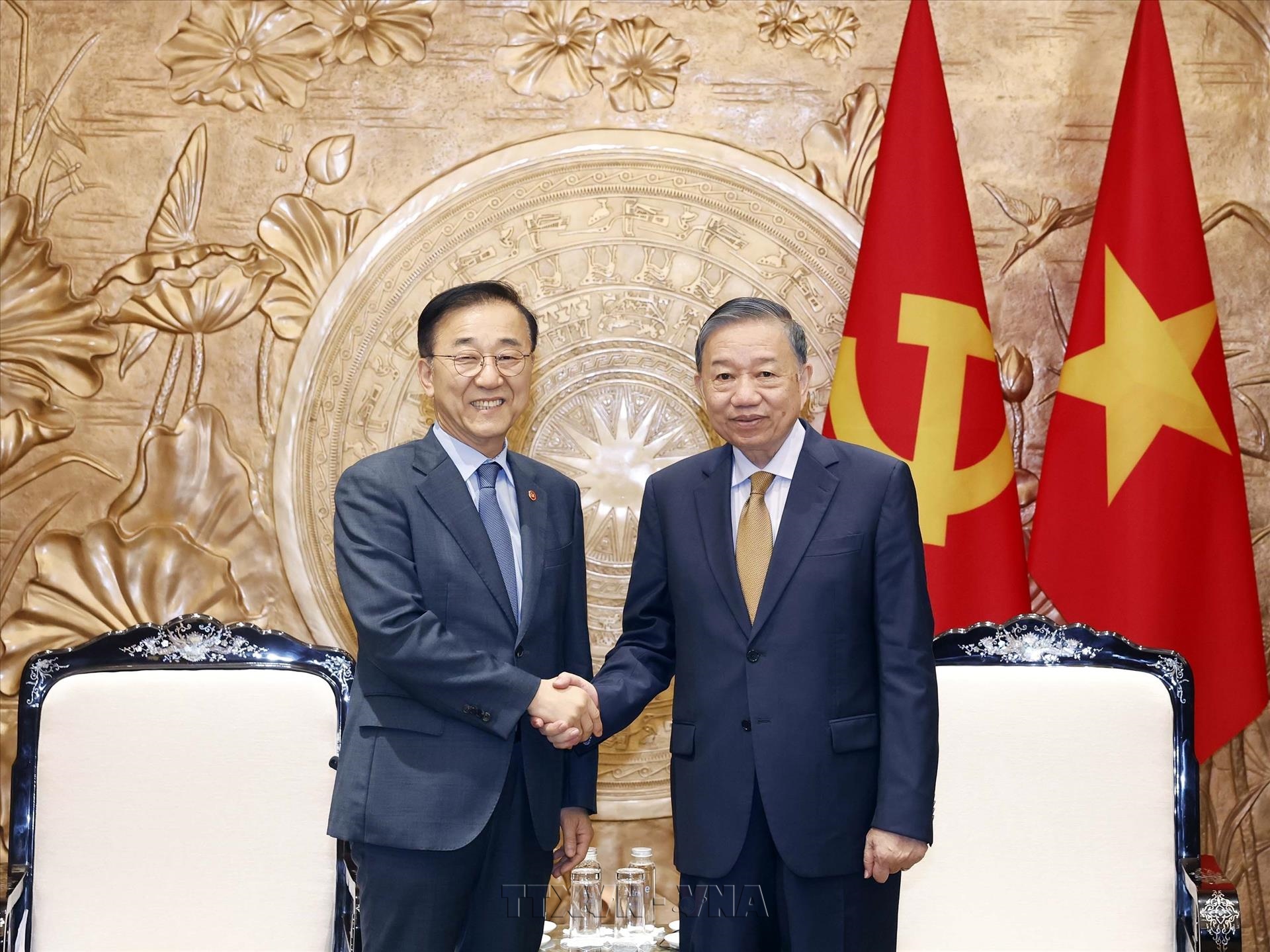Le secrétaire général et président Tô Lâm reçoit le ministre sud-coréen Kim Yun-duk