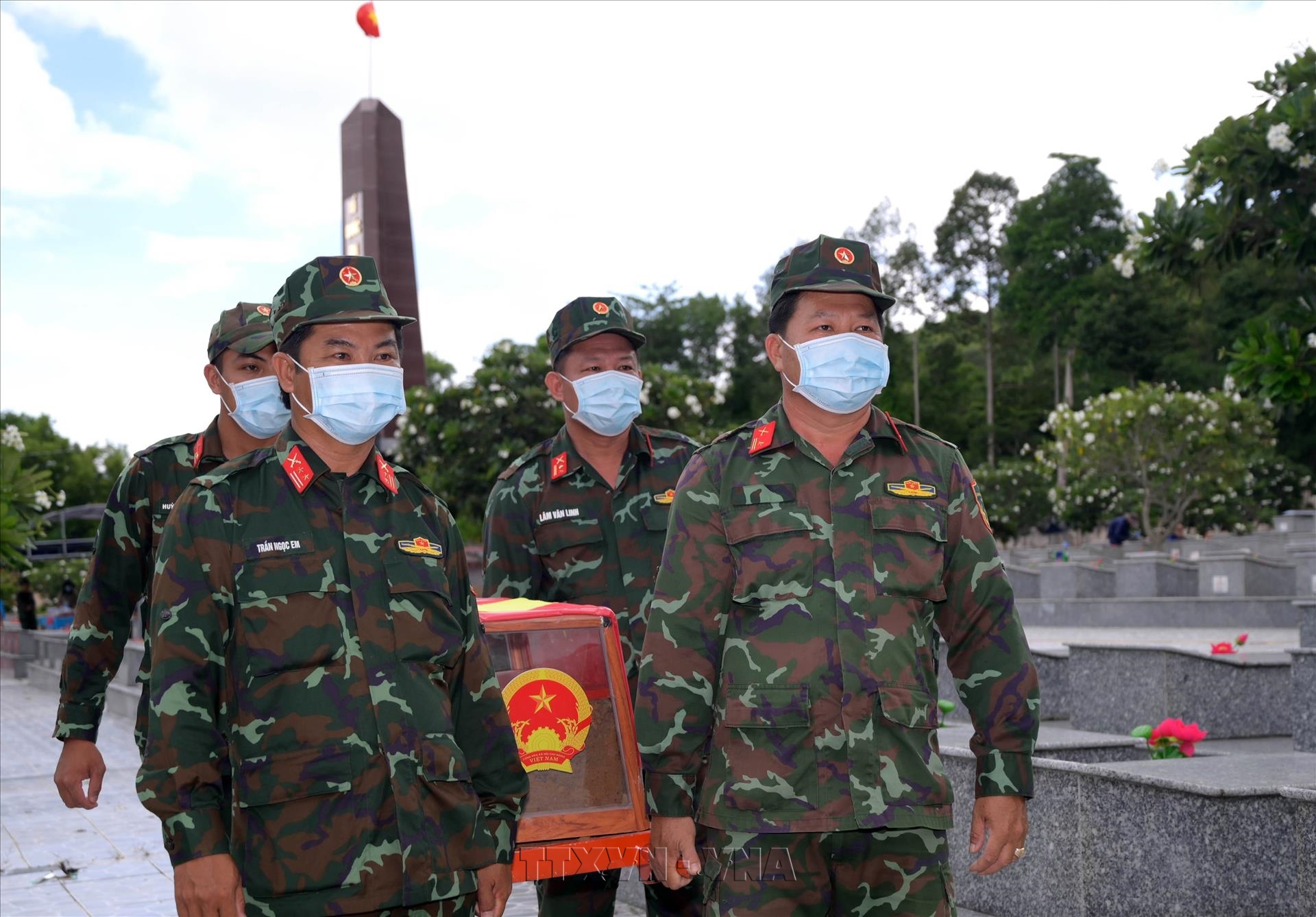 Phó Thủ tướng Phạm Thị Thanh Trà yêu cầu đẩy mạnh tìm kiếm, quy tập hài cốt liệt sĩ và nâng cao năng lực giám định ADN