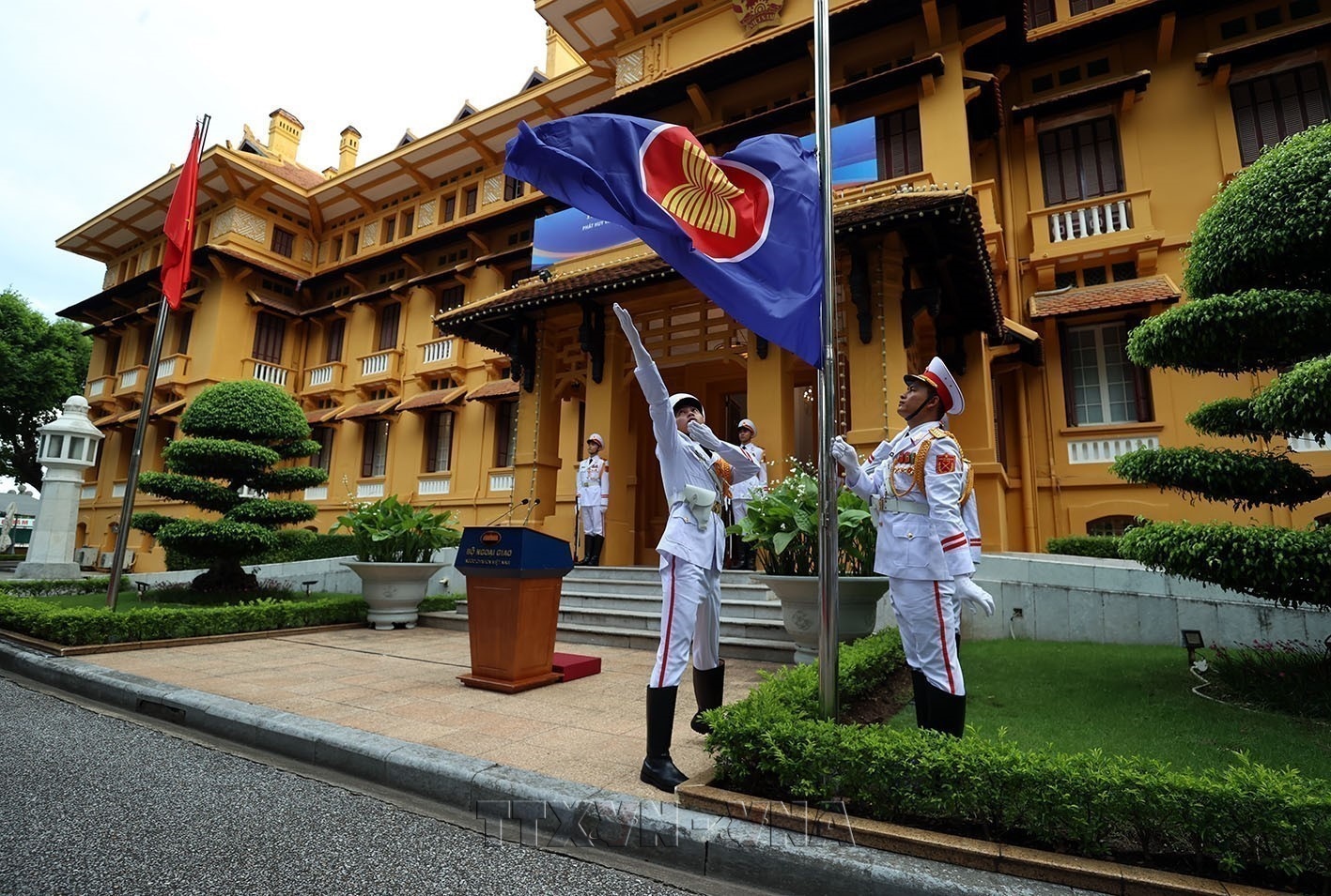 Flag-Hoisting Ceremony Marks ASEANs 59th Anniversary in Hanoi