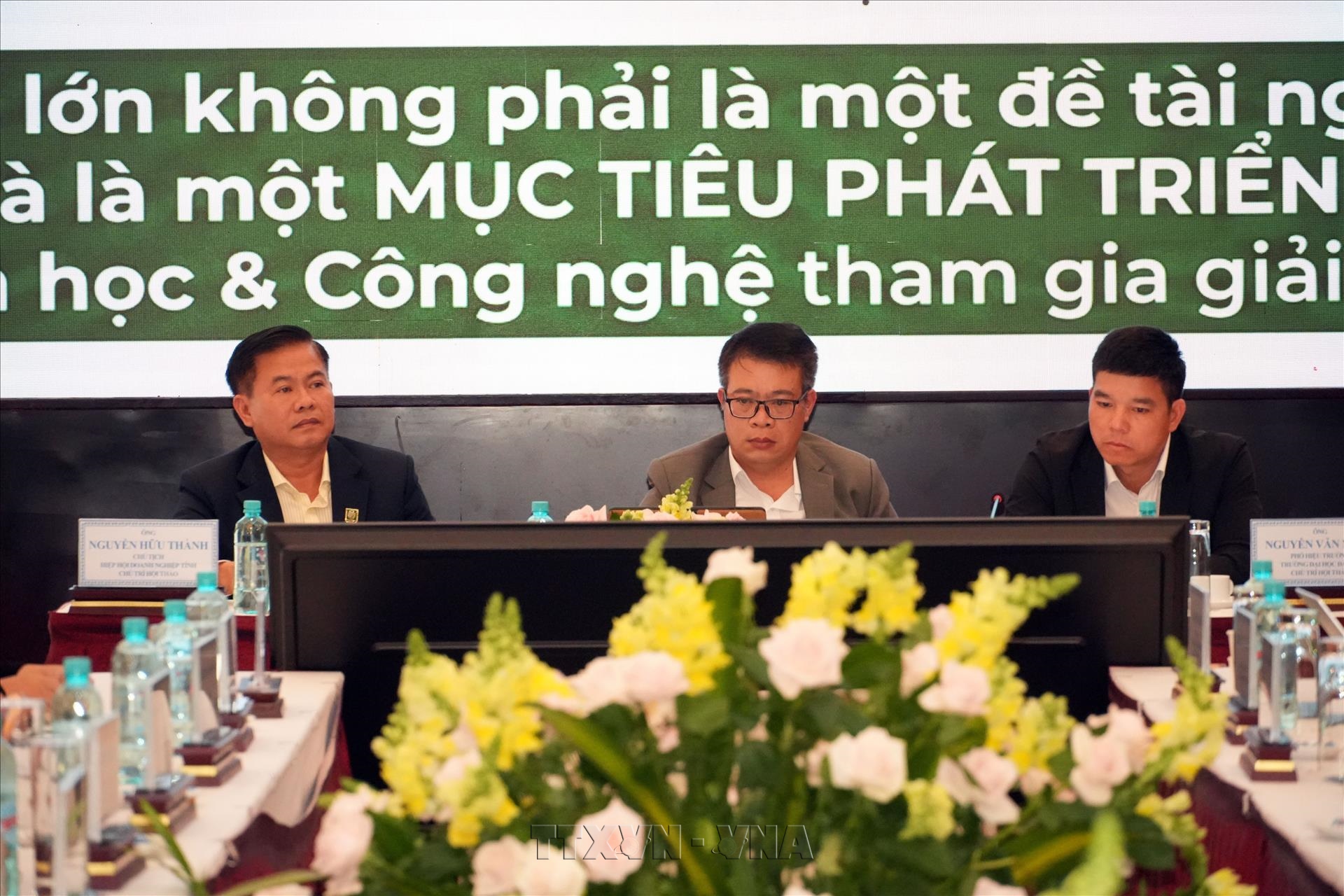Xây dựng cơ chế ba nhà, đưa doanh nghiệp vào trung tâm đổi mới sáng tạo