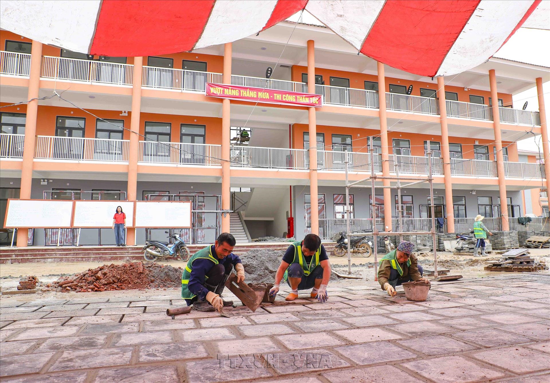 Vietnam acelera construcción de internados en zonas fronterizas