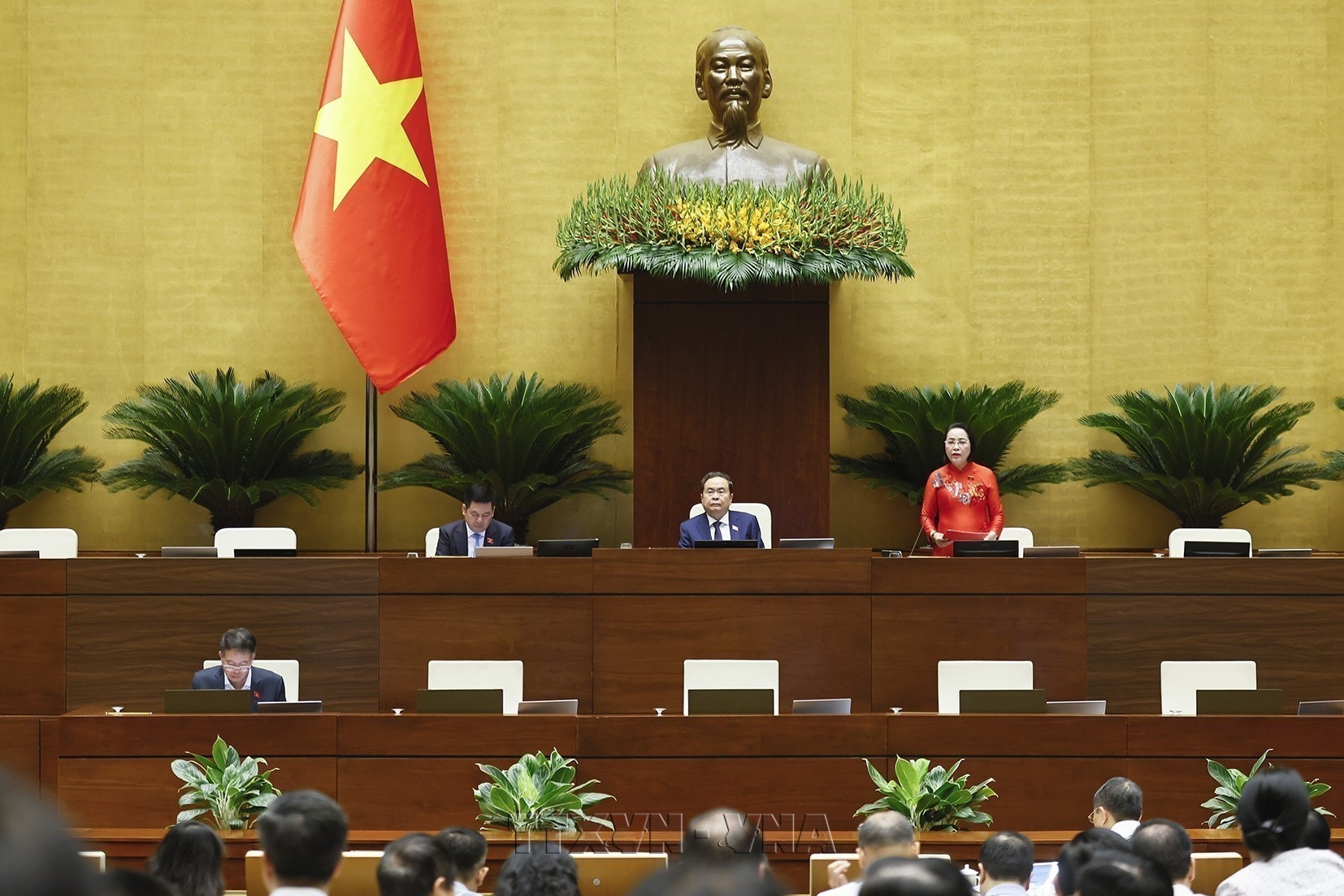 Draft law eases rules for overseas labour services