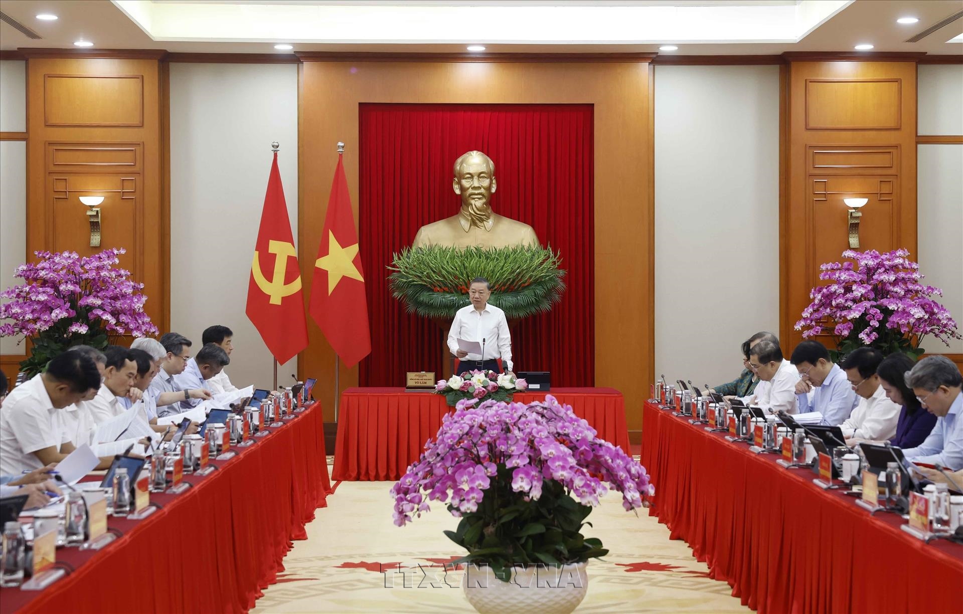 អគ្គលេខាបក្ស ប្រធានរដ្ឋវៀតណាមលោក តូ ឡឹម៖ កសាងលក្ខន្តិកៈបក្សដោយមានលក្ខណៈវិទ្យាសាស្ត្រ ងាយអនុវត្តន៍និងមានកម្លាំងរស់យូរអង្វែង