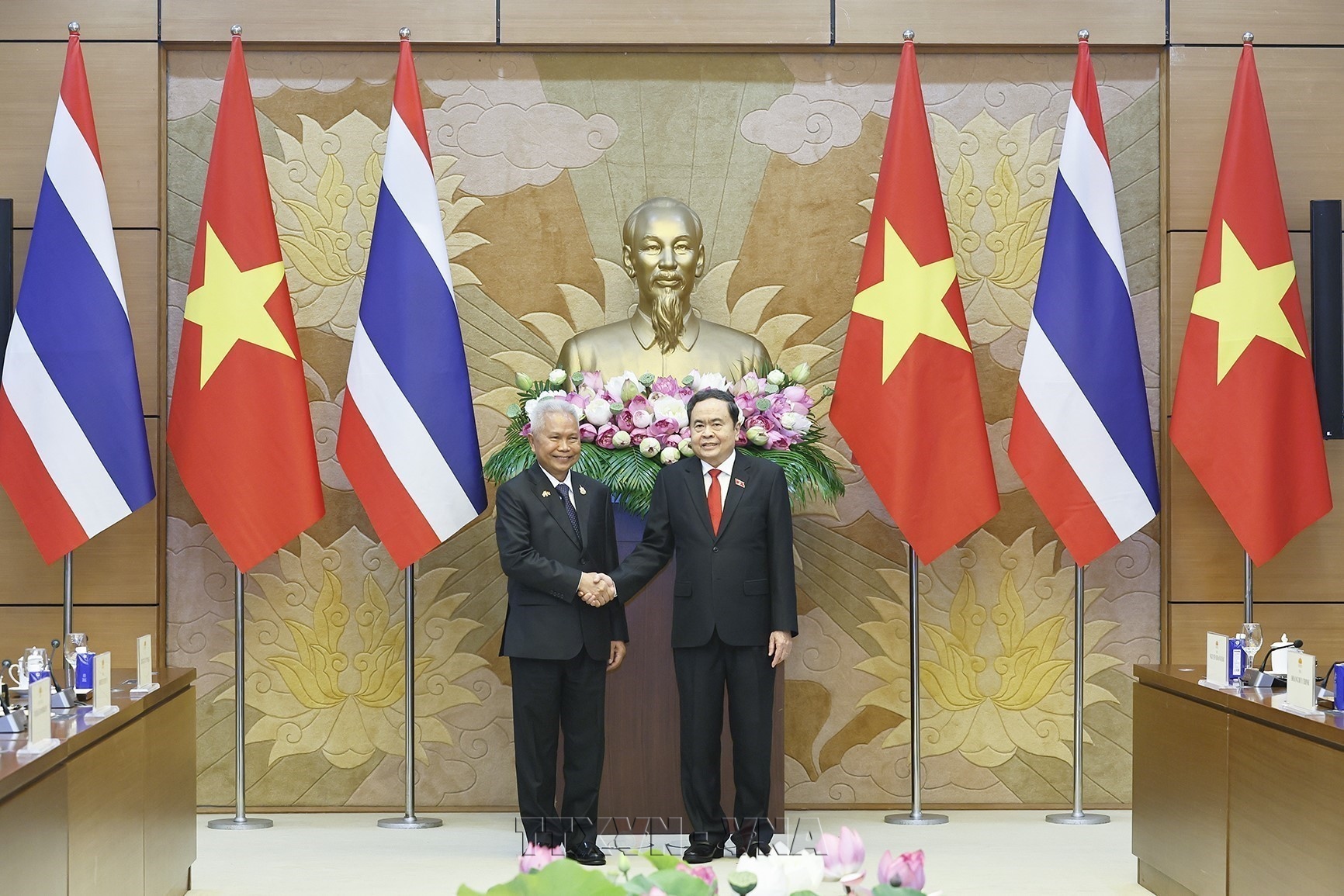 Le président de lAN et de la Chambre des représentants de Thaïlande termine sa visite officielle au Vietnam