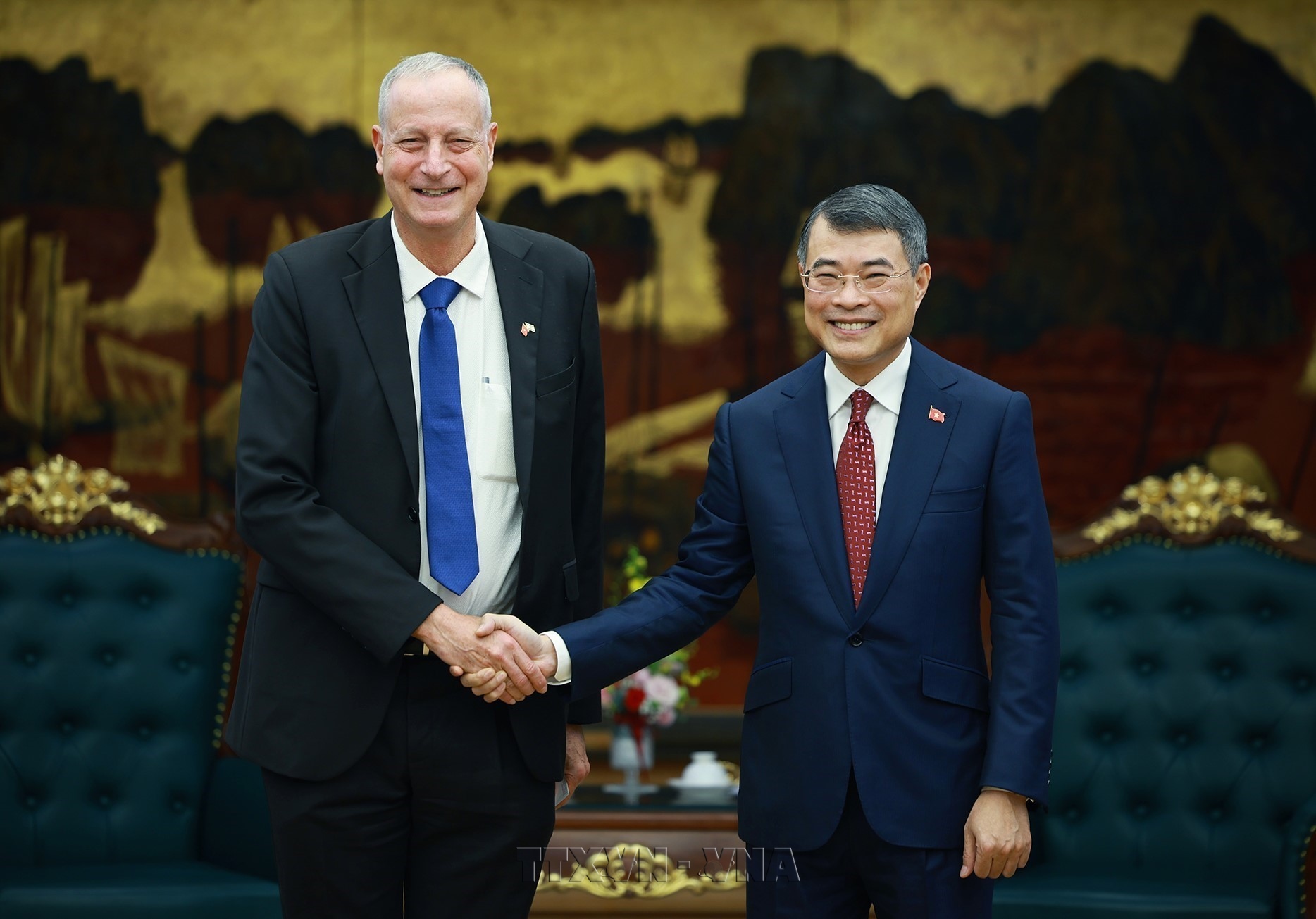 Thủ tướng Lê Minh Hưng tiếp Đại sứ Israel Yaron Mayer chào từ biệt