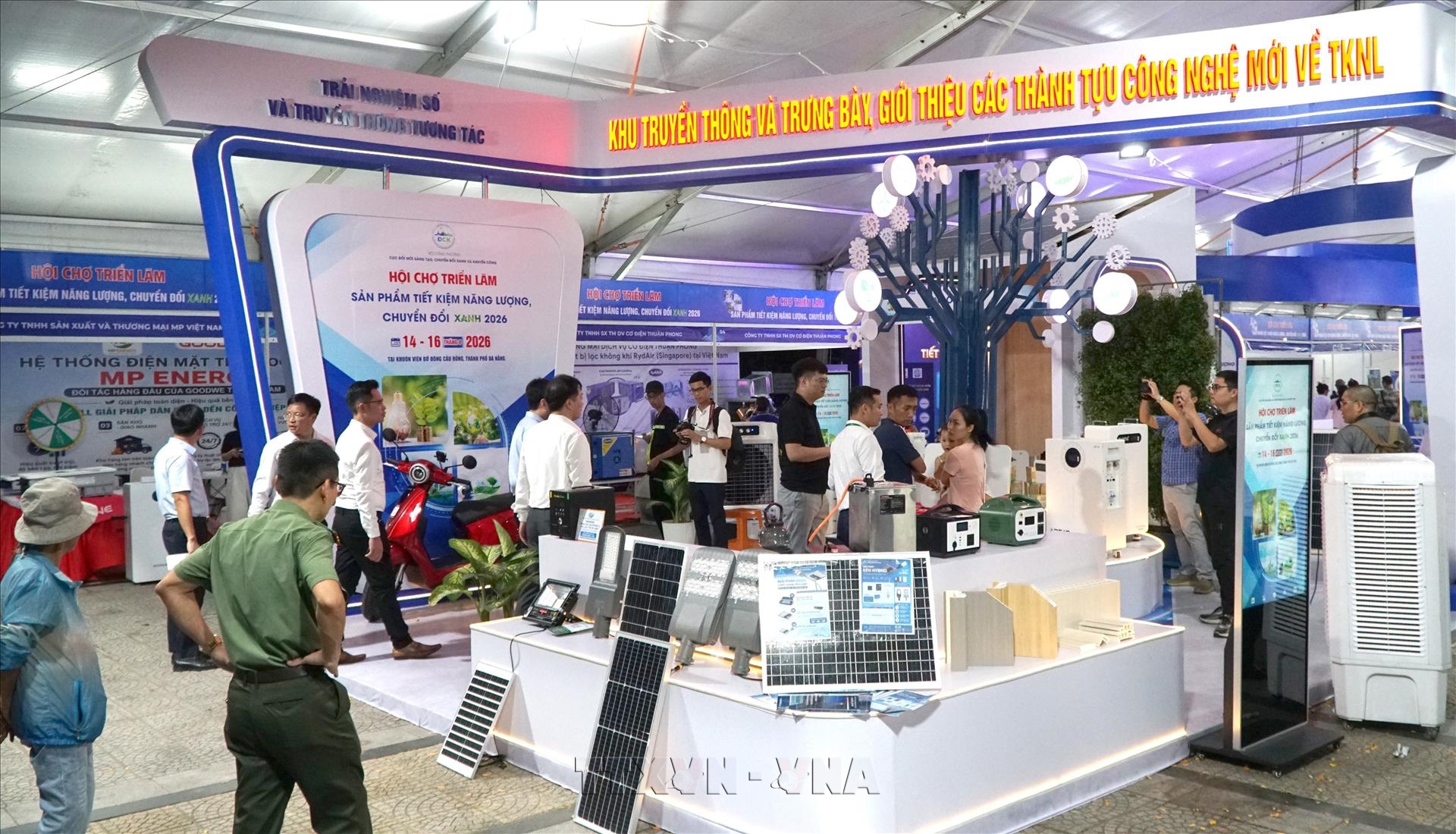 Khai mạc Hội chợ triển lãm sản phẩm tiết kiệm năng lượng và chuyển đổi xanh 2026