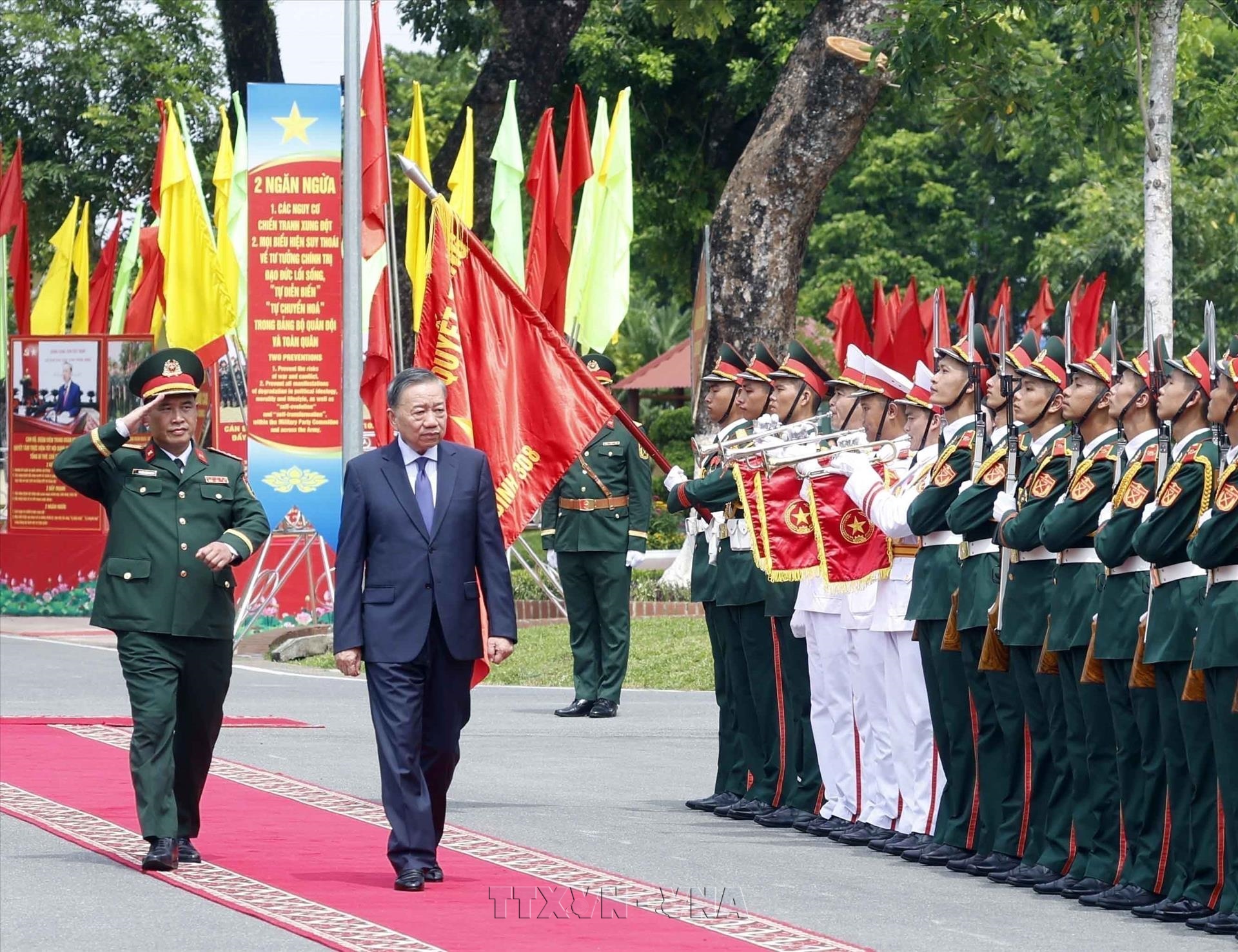 Top leader visits Infantry Division 308
