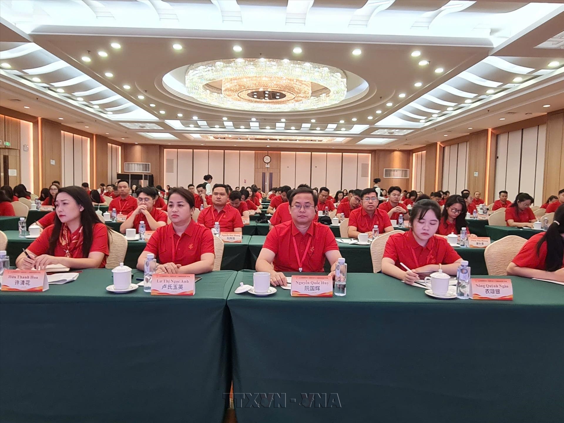 越南青年沿着胡志明主席在中国的革命足迹重温历史
