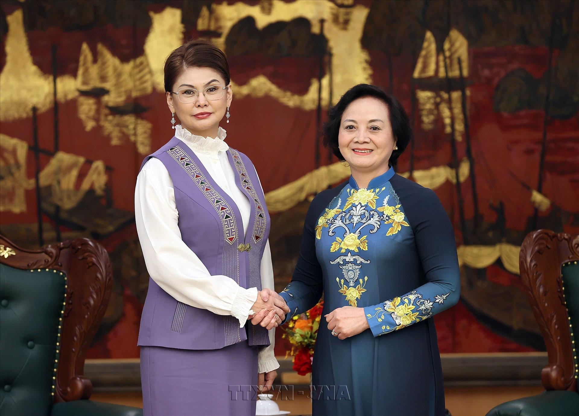 Việt Nam - Kazakhstan tăng cường chia sẻ kinh nghiệm phát triển văn hóa và công nghiệp văn hóa