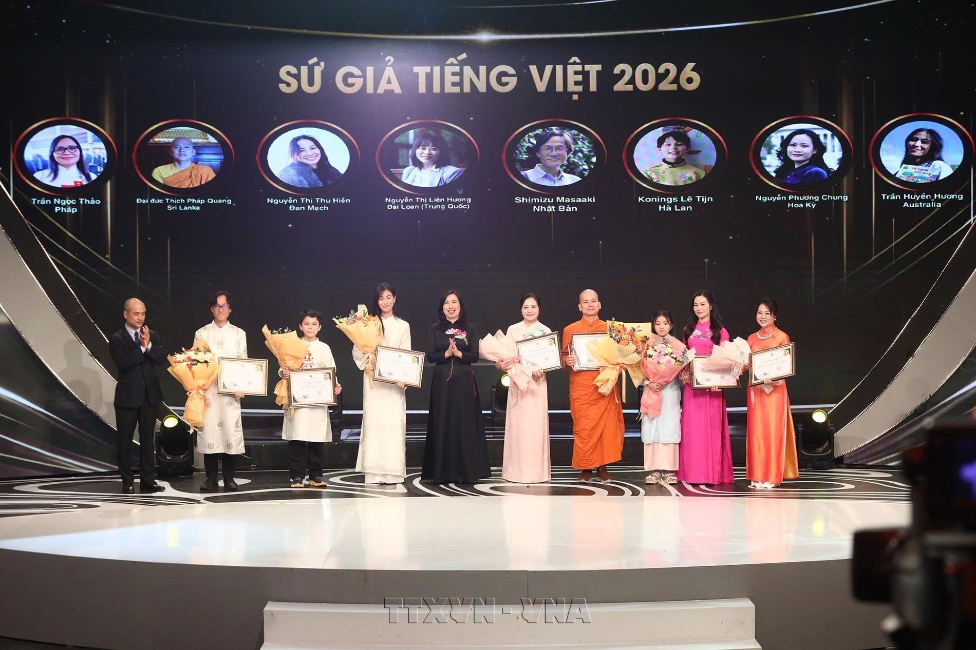Góp phần bồi đắp bản sắc Việt Nam trong lòng thế giới