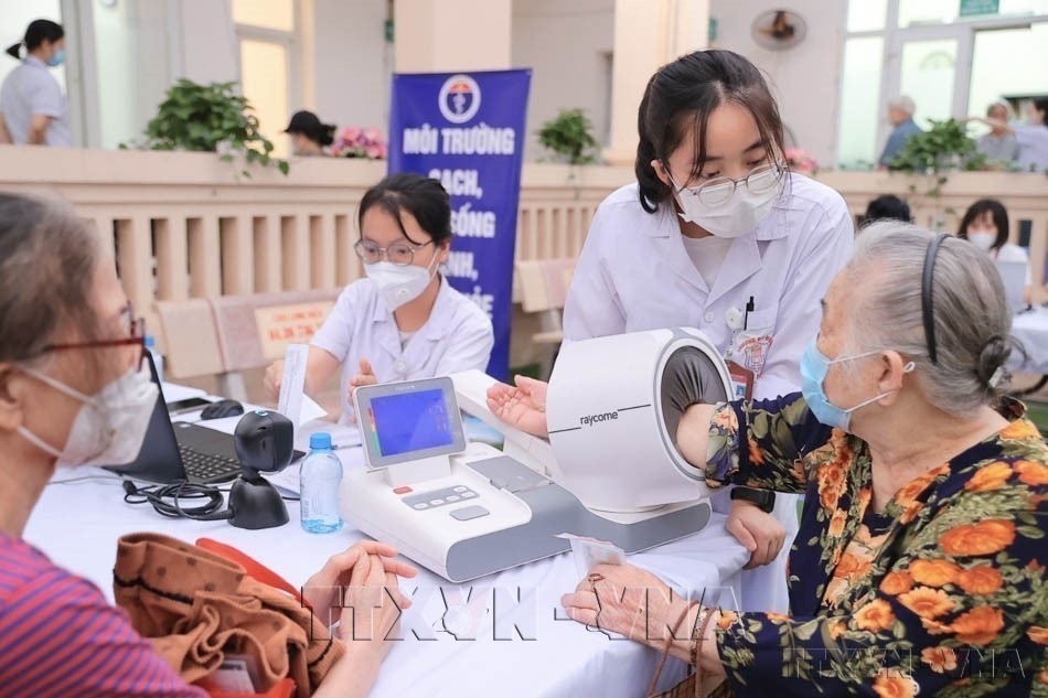 Bước chuyển mình vì một Việt Nam khỏe mạnh sau một năm triển khai Nghị quyết số 72-NQ/TW