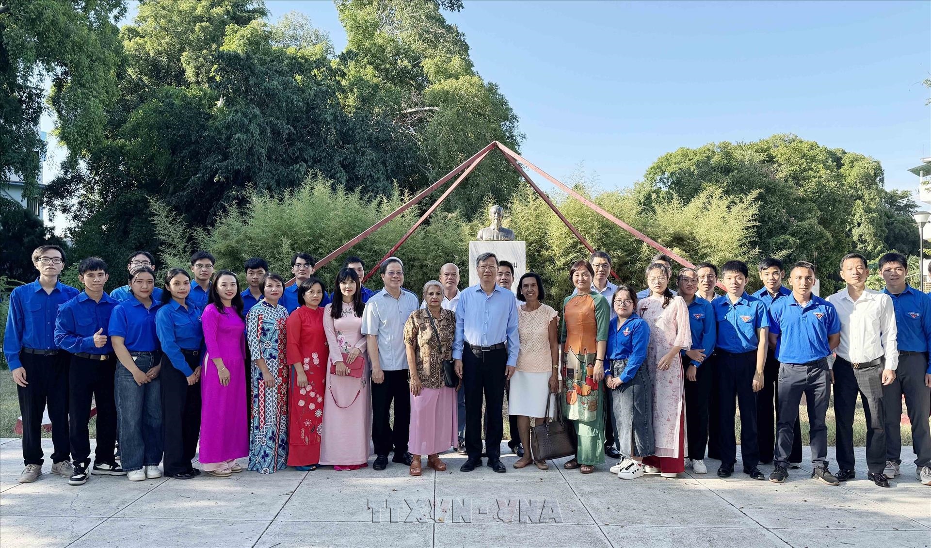 Celebran Día Nacional de Vietnam en Cuba
