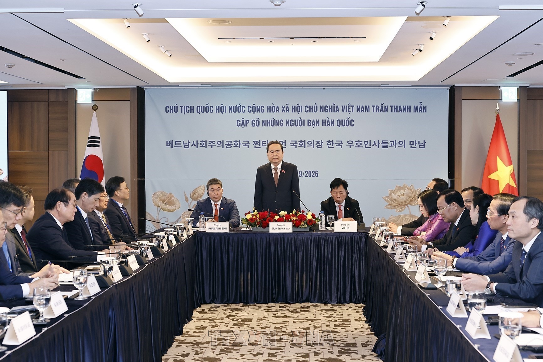 Chủ tịch Quốc hội Trần Thanh Mẫn gặp gỡ những người bạn Hàn Quốc