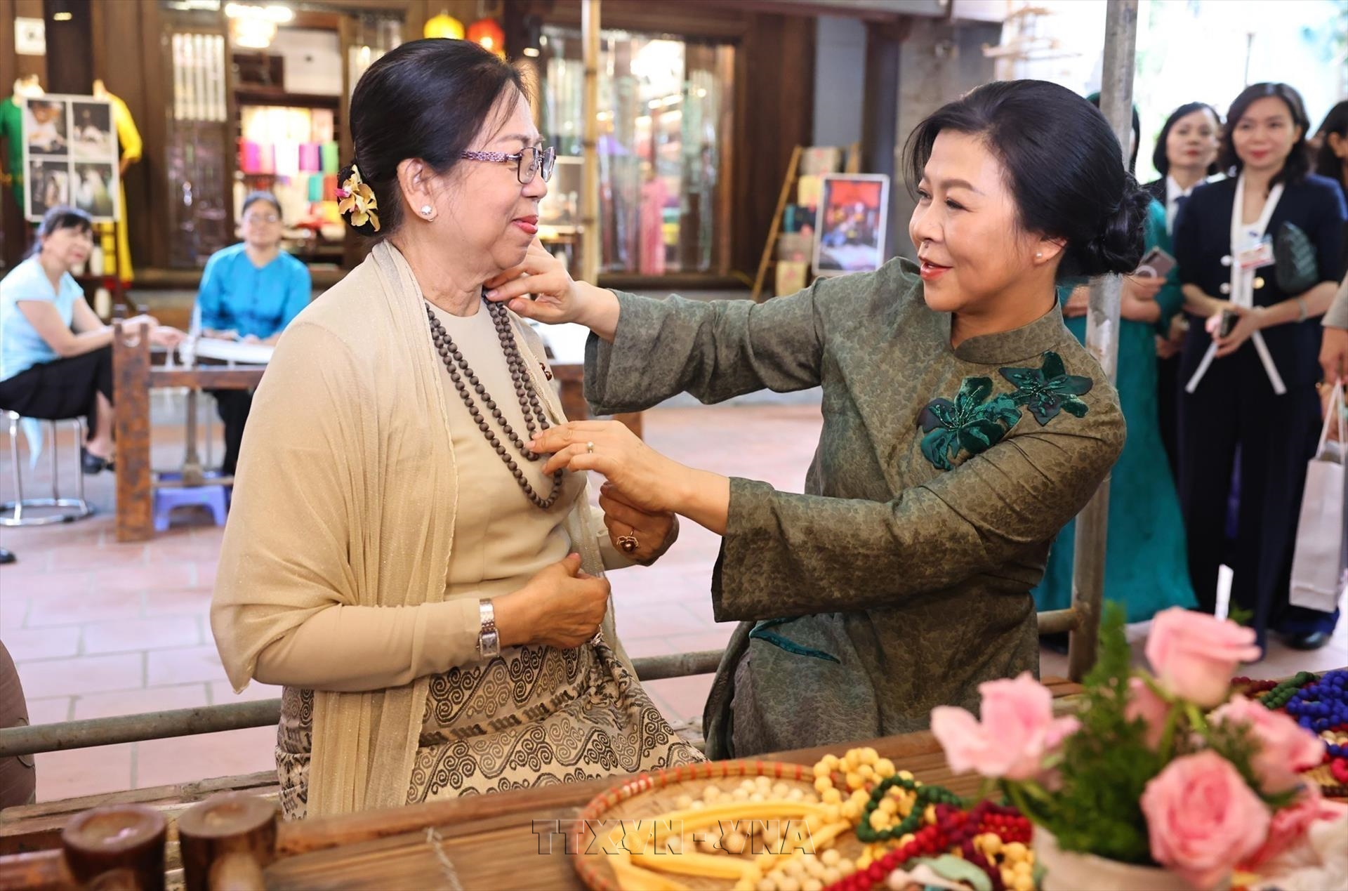 First Ladies of Vietnam, Myanmar Visit Van Phuc Silk Village
