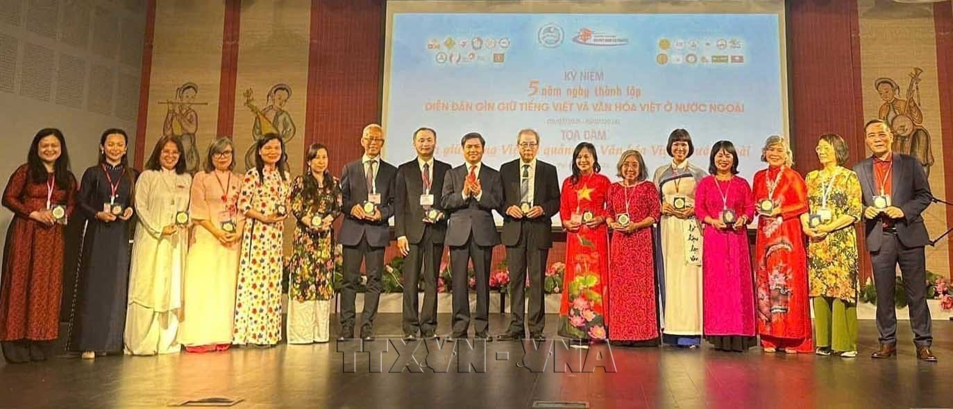 Tôn vinh tiếng Việt: Tiếng Việt trong tim con – Gìn giữ tiếng mẹ đẻ, gắn kết với quê hương