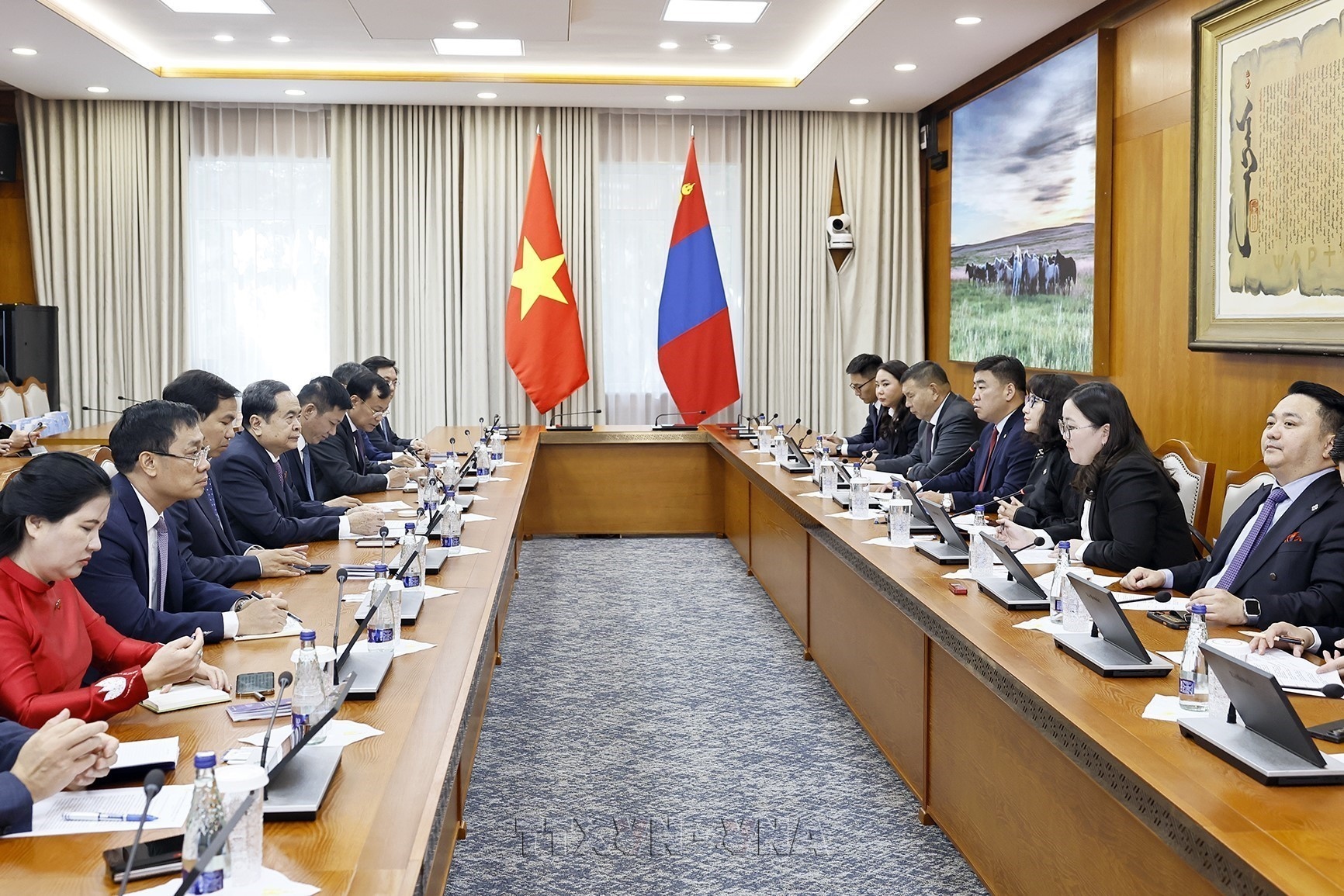 Chủ tịch Quốc hội Trần Thanh Mẫn tiếp Chủ tịch Nhóm Nghị sĩ hữu nghị Mông Cổ - Việt Nam