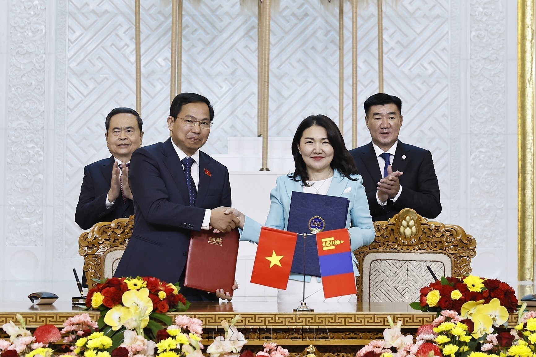 Quốc hội Việt Nam và Quốc hội Mông Cổ ký Bản ghi nhớ hợp tác
