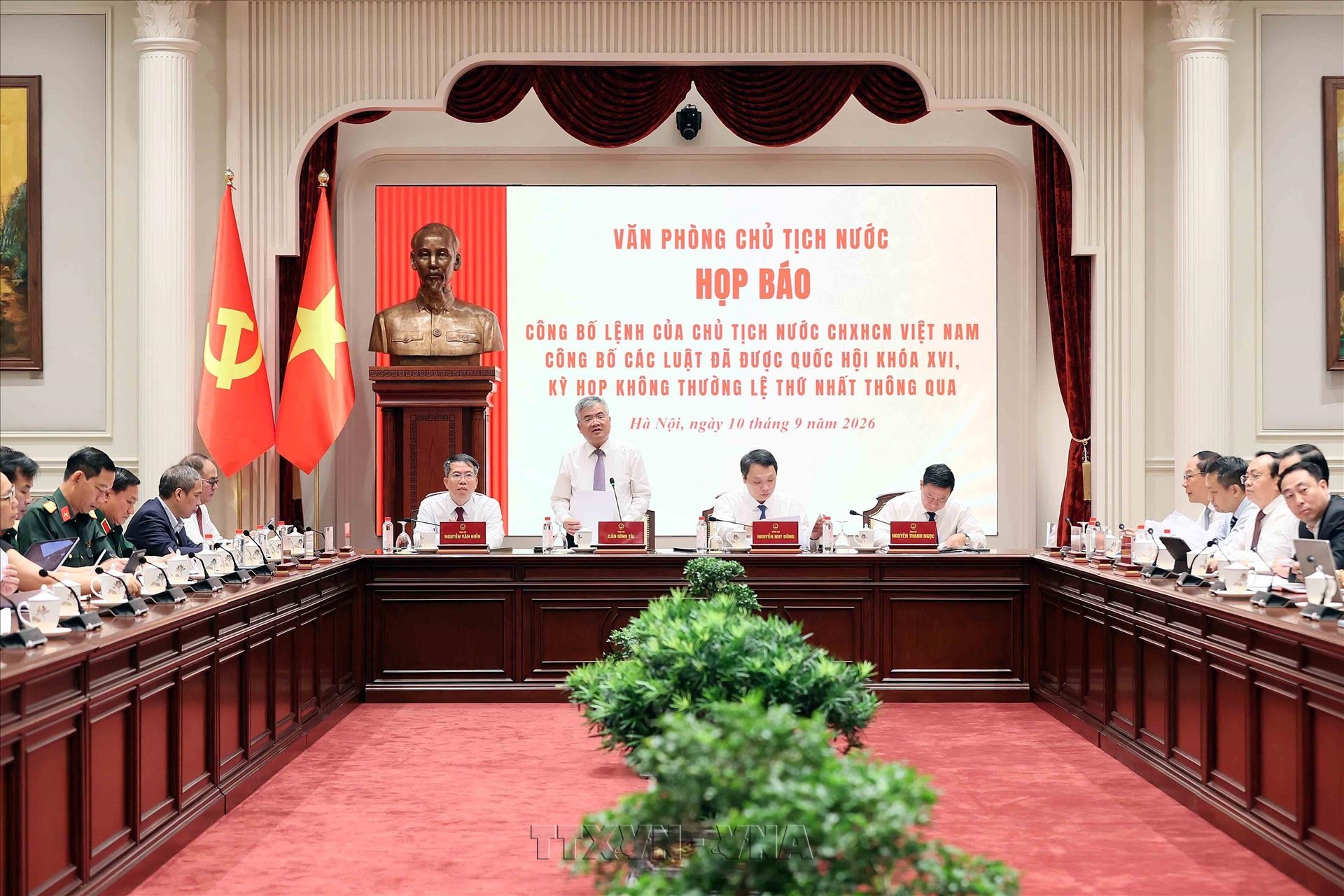 Họp báo công bố Lệnh của Chủ tịch nước về 15 luật