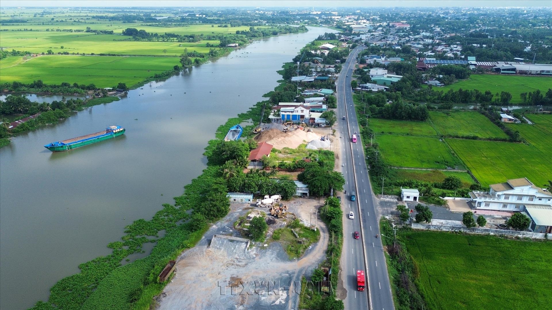 Tây Ninh khai thác tiềm năng tuyến sông Vàm Cỏ Đông