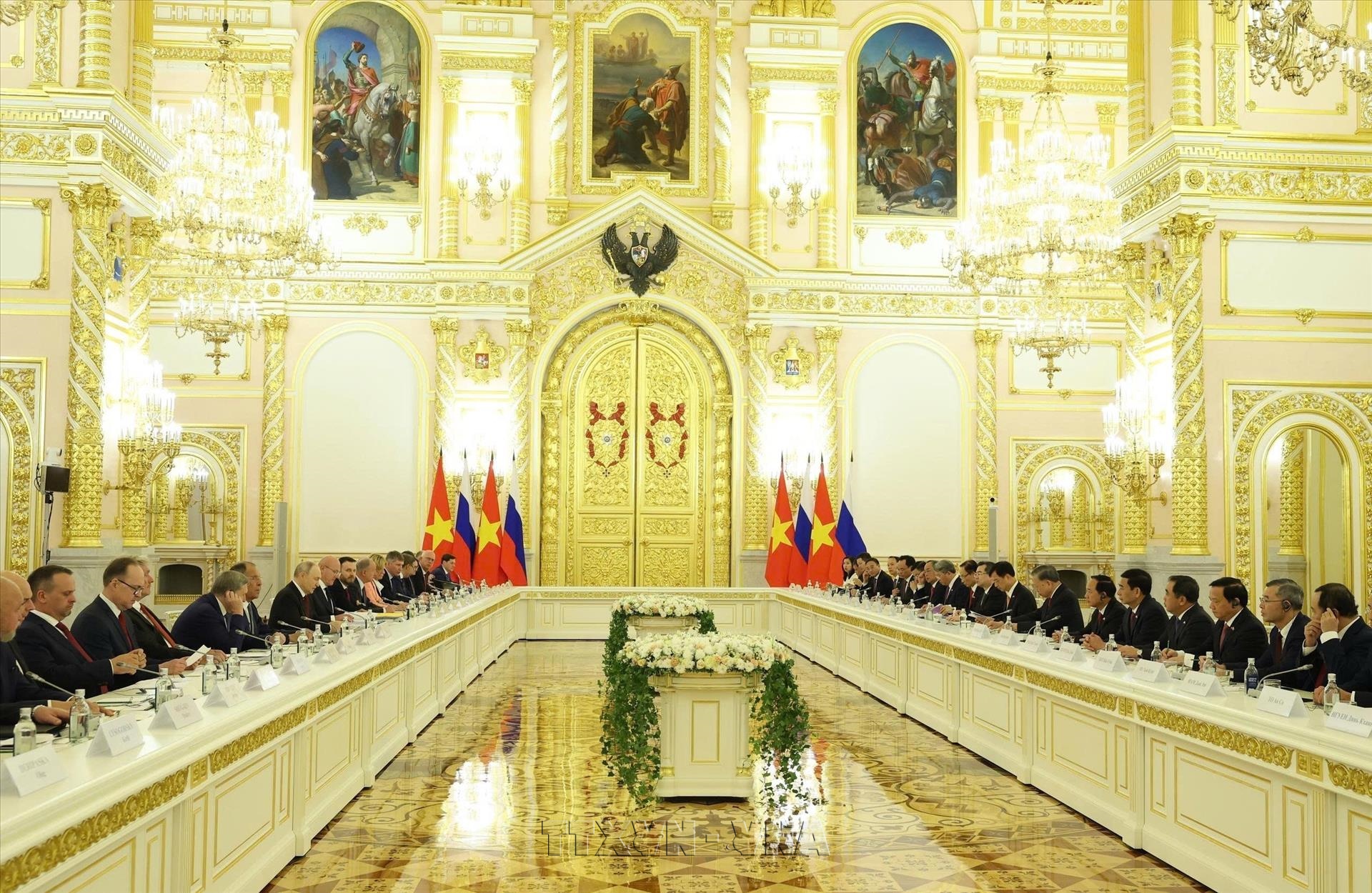 トー・ラム書記長・国家主席とプーチン大統領が会談　平和賞も授与