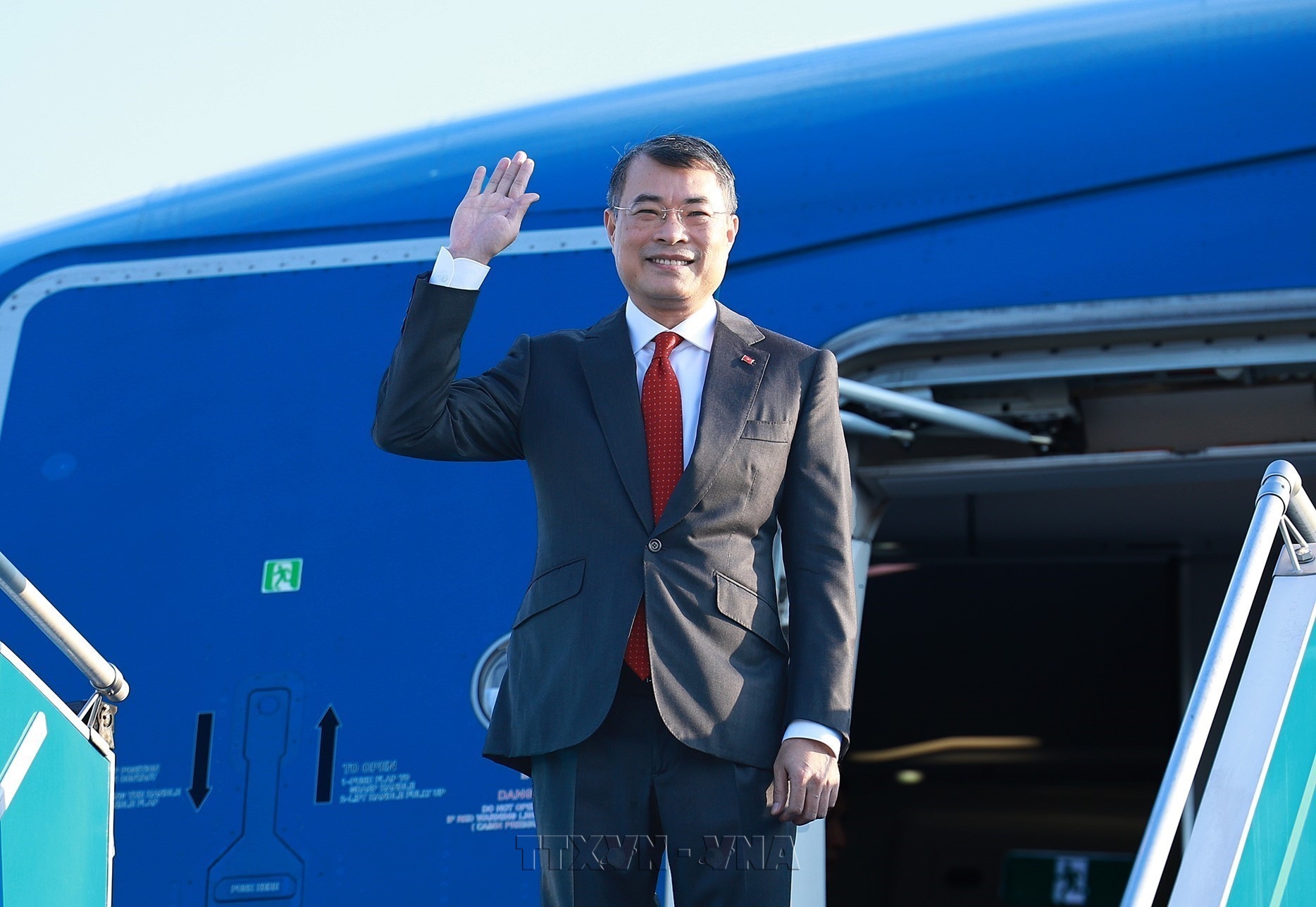 Prime Minister Le Minh Hung sets off for 18th BRICS Summit in India
