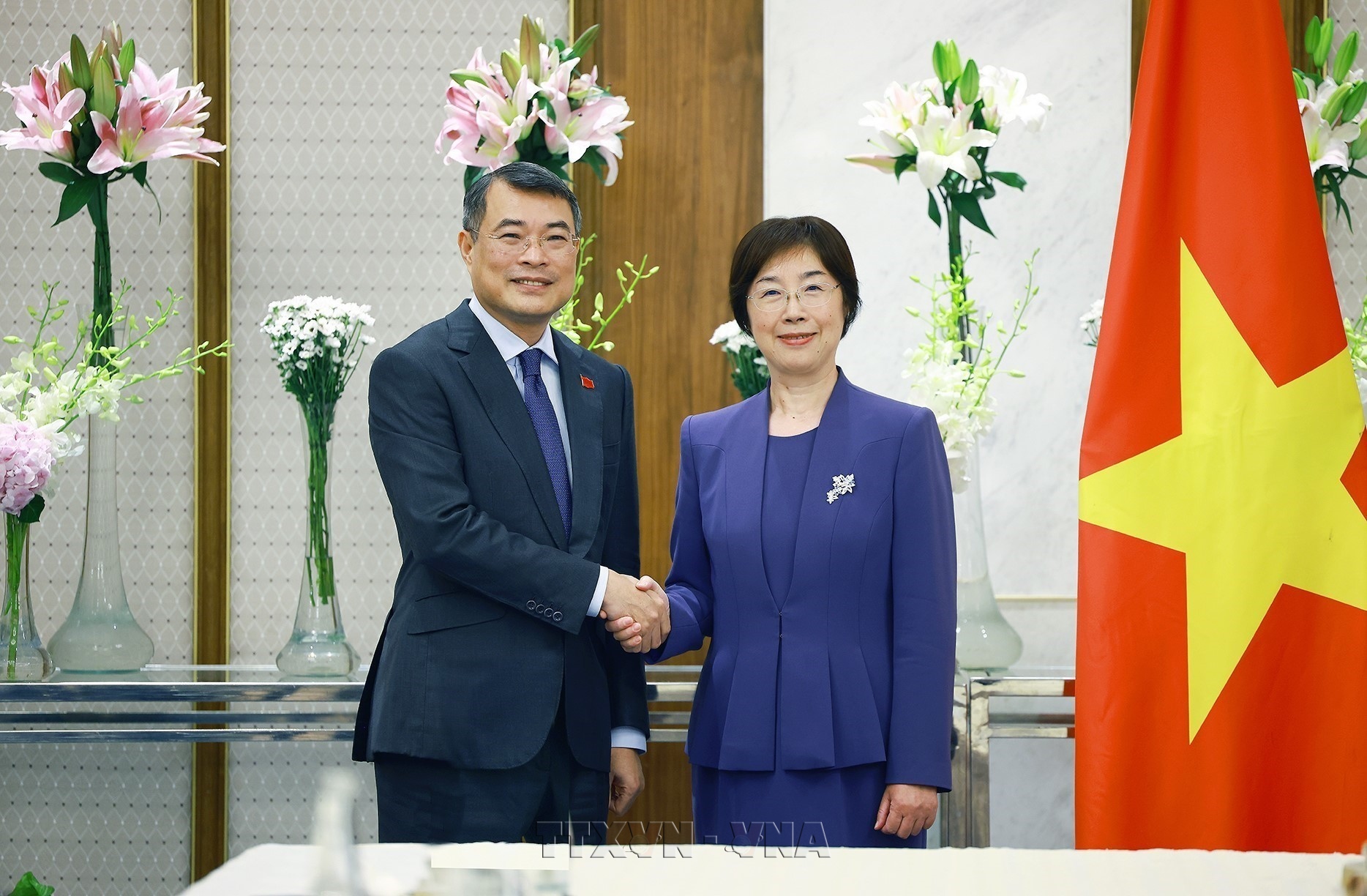 LAIIB sengage à accompagner le Vietnam dans le développement dinfrastructures durables