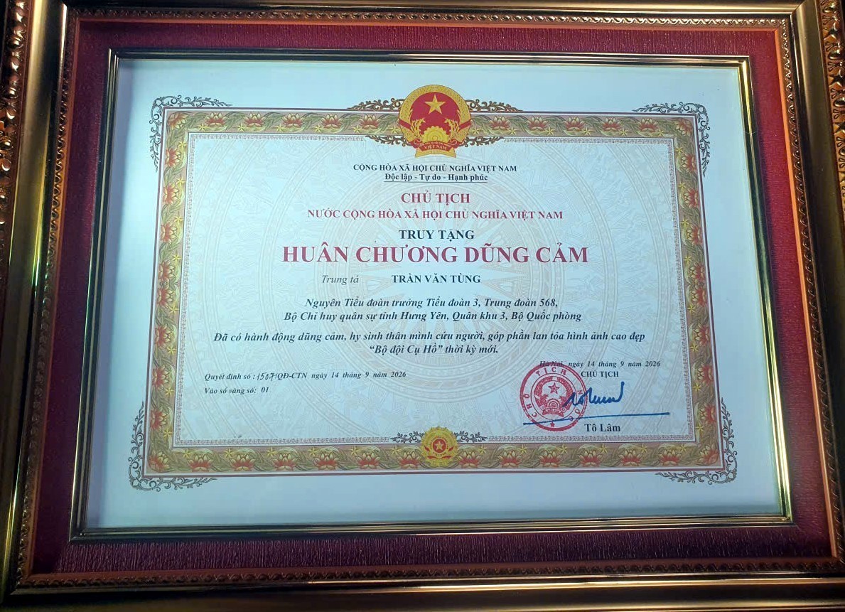 Chủ tịch nước truy tặng Huân chương Dũng cảm đối với Trung tá Trần Văn Tùng