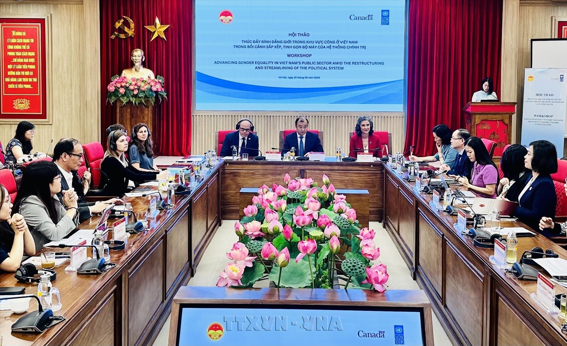 Thúc đẩy bình đẳng giới trong khu vực công gắn với tinh gọn bộ máy của hệ thống chính trị