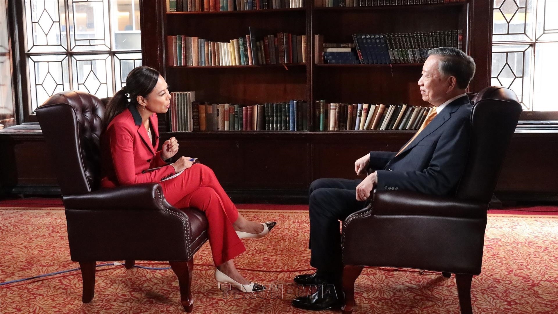 Top leader outlines Vietnams foreign policy priorities, growth ambitions in Bloomberg TV interview