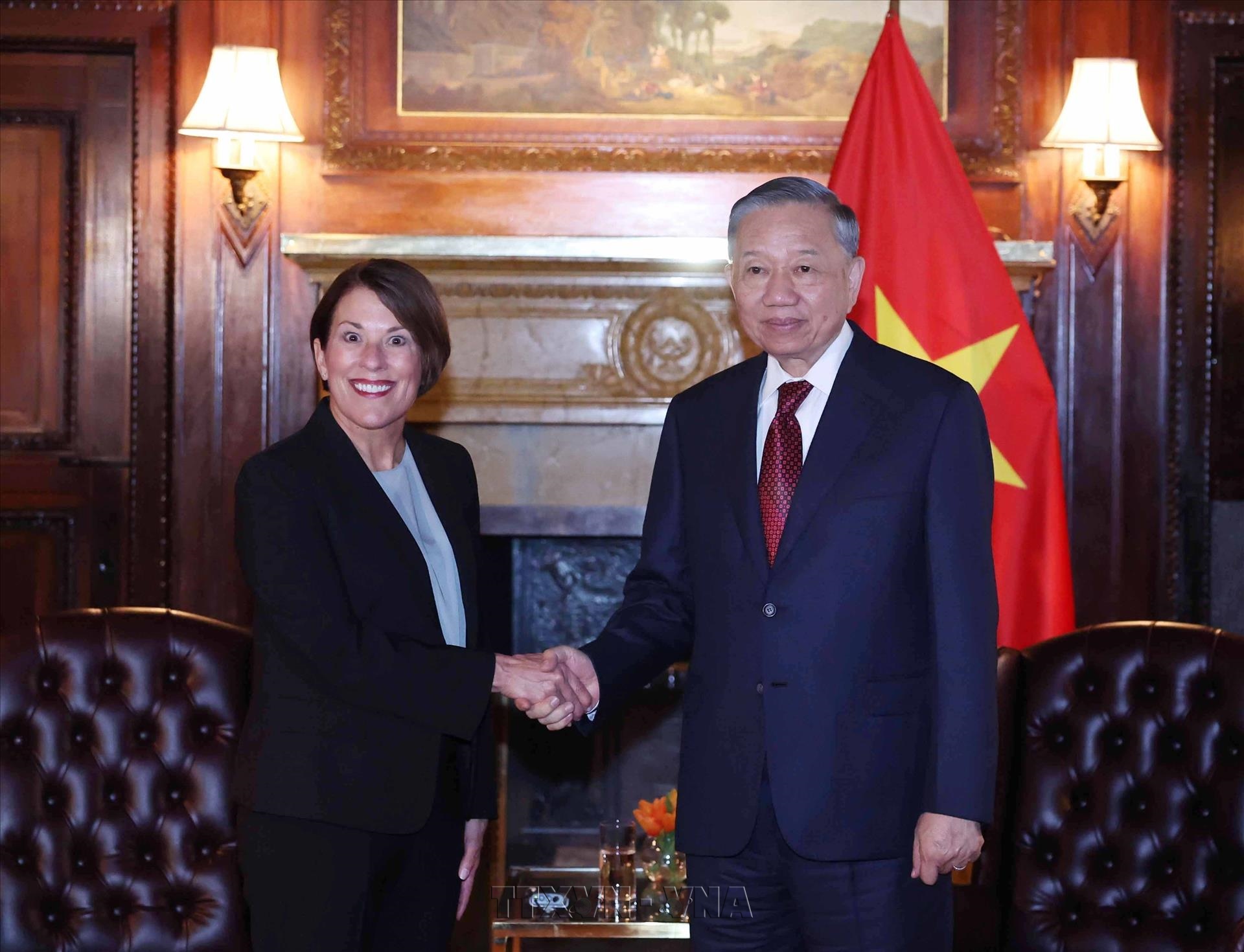Líder vietnamita exhorta reforzar cooperación con Universidad de Stanford en IA e innovación