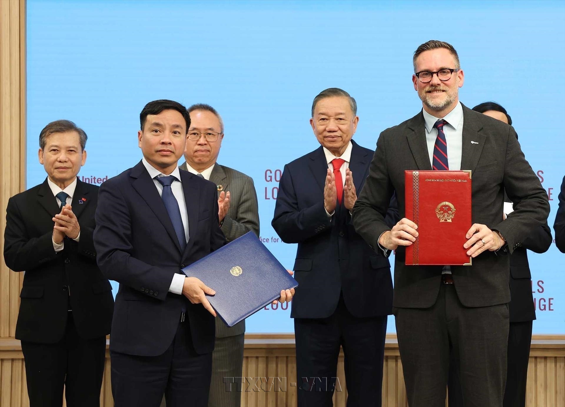Tổng Bí thư, Chủ tịch nước Tô Lâm chứng kiến Lễ trao các văn kiện, thỏa thuận hợp tác với LHQ