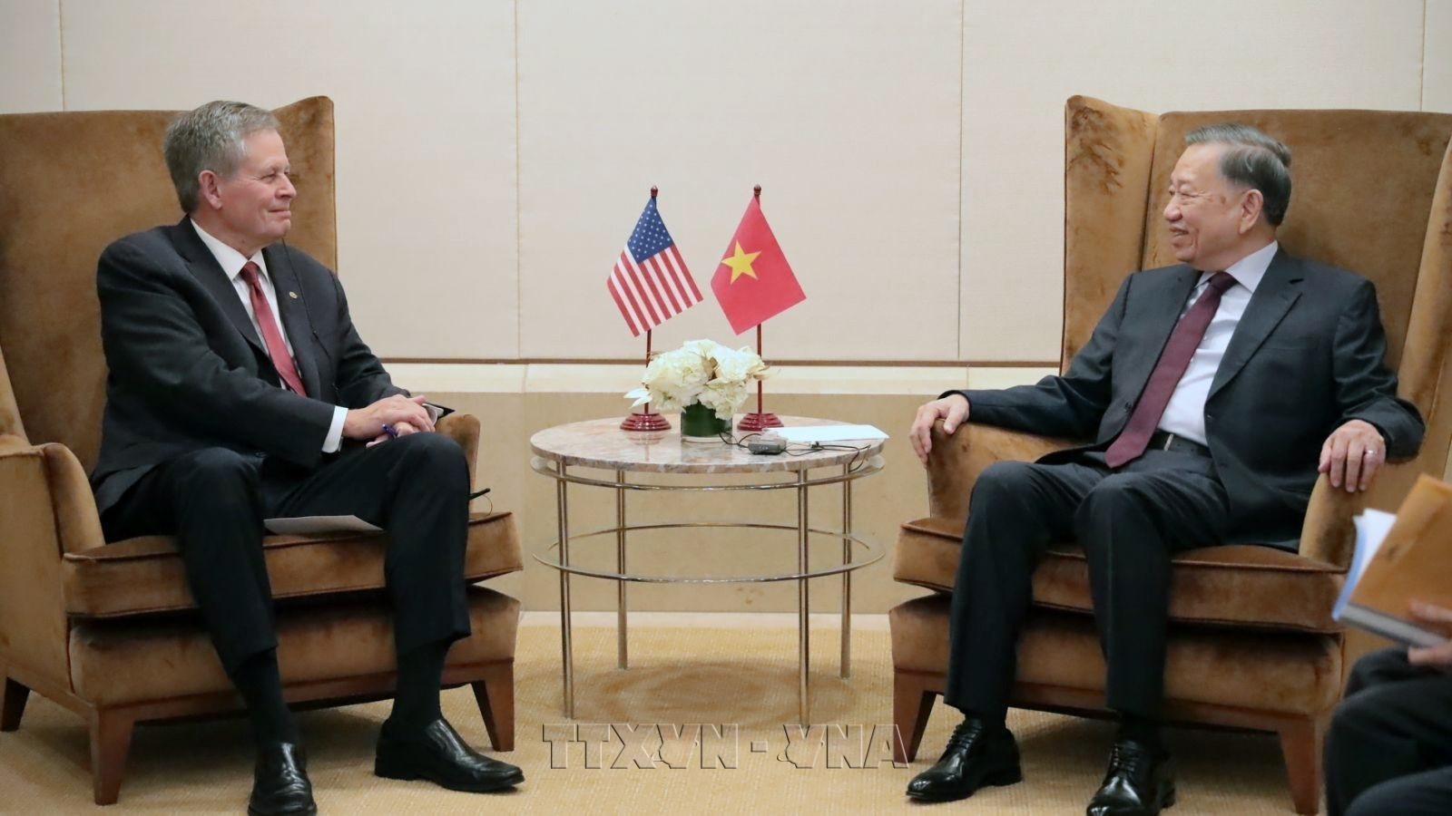 Party General Secretary, President To Lam meets with US Senator Steve Daines in New York