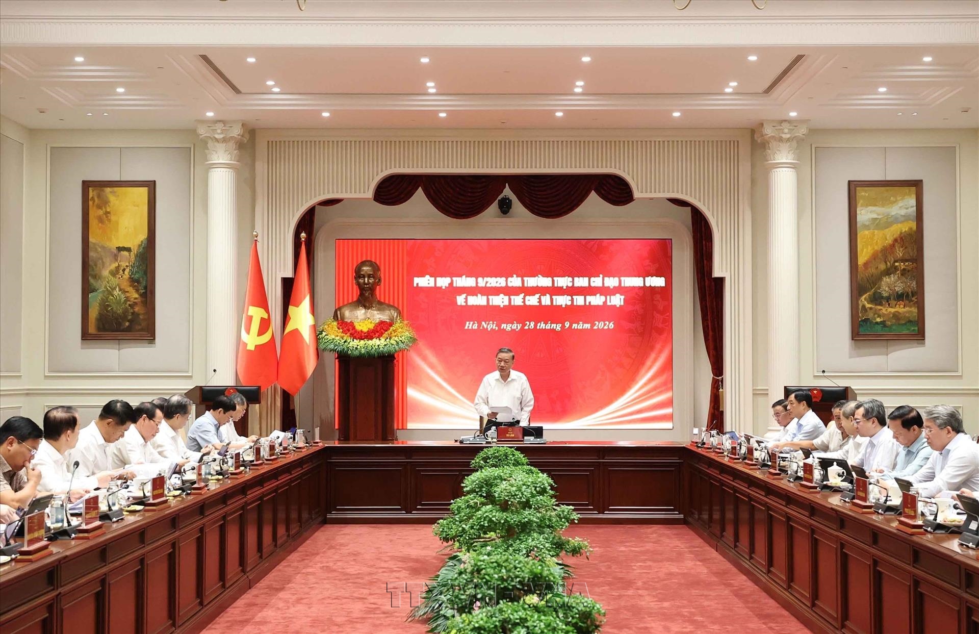Líder vietnamita exige corregir pronto las deficiencias en la aplicación de la ley