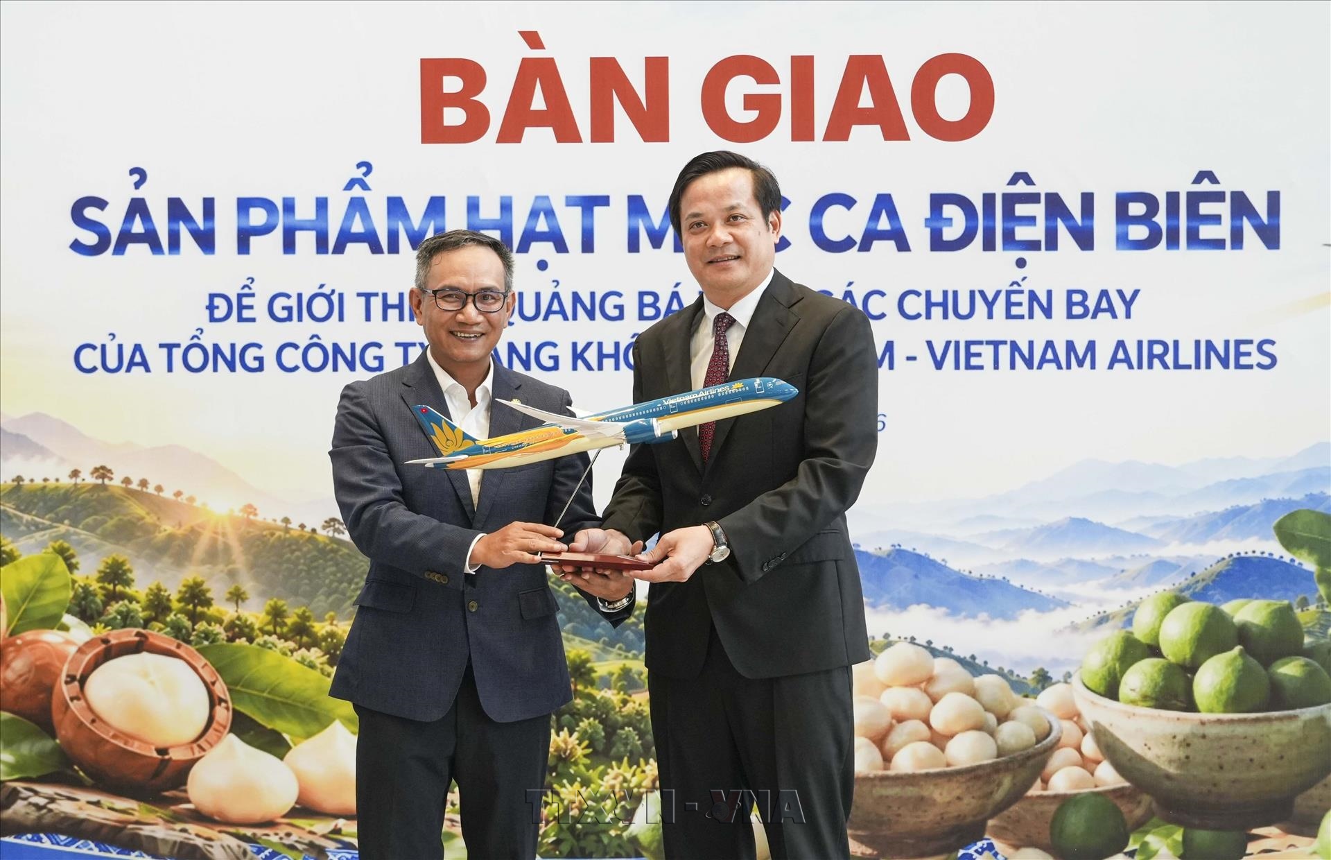 Điện Biên đưa mắc ca lên các chuyến bay của Vietnam Airlines