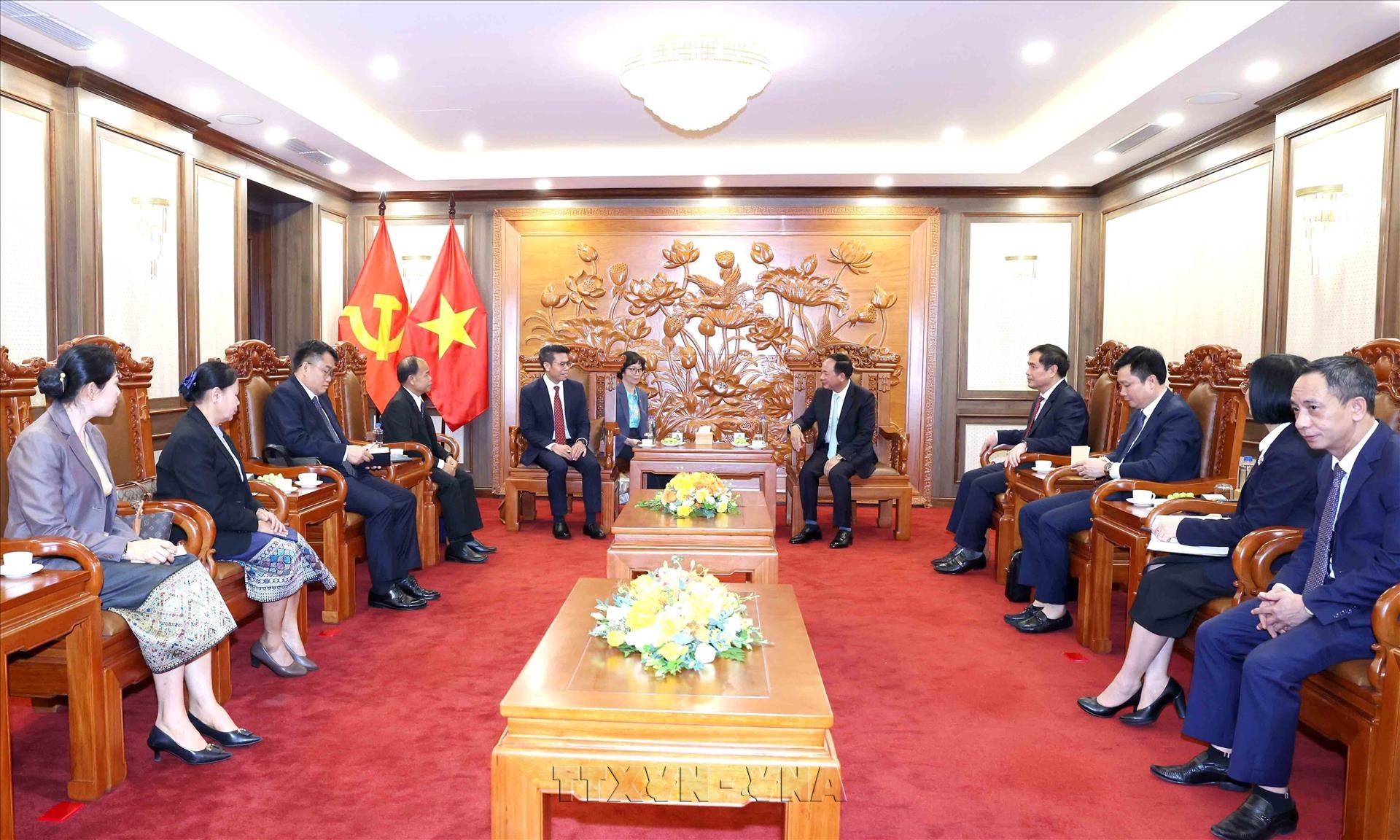 Việt Nam - Lào tăng phối hợp chống tin giả, xuyên tạc trên môi trường số