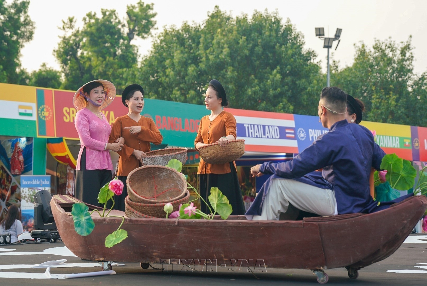 Hanoi festival showcases Vietnamese and world cultures