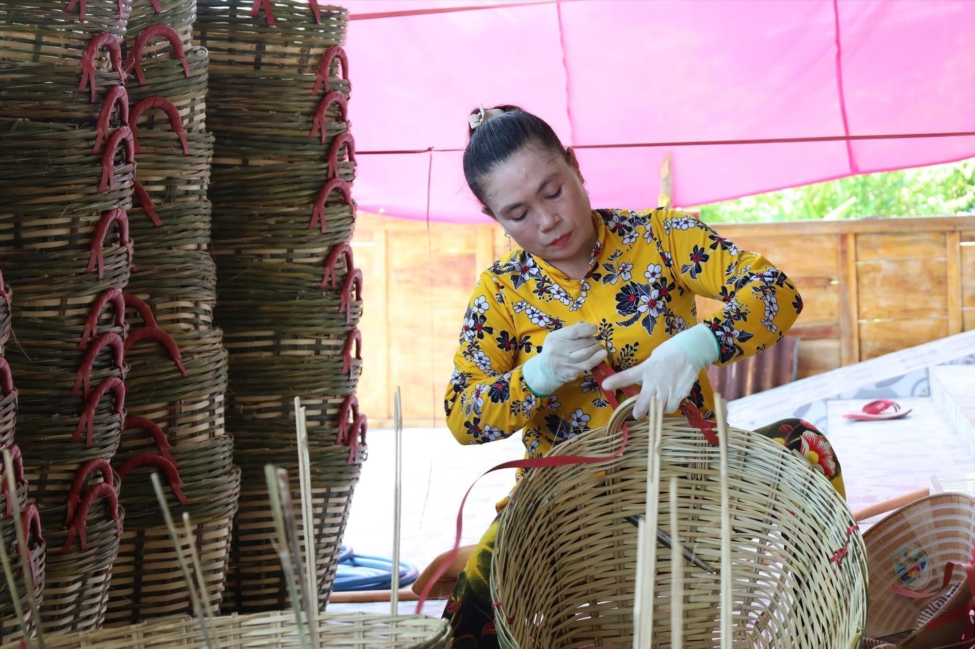 Cà Mau: Tiếp nối di sản trăm năm của nghề đan đát truyền thống