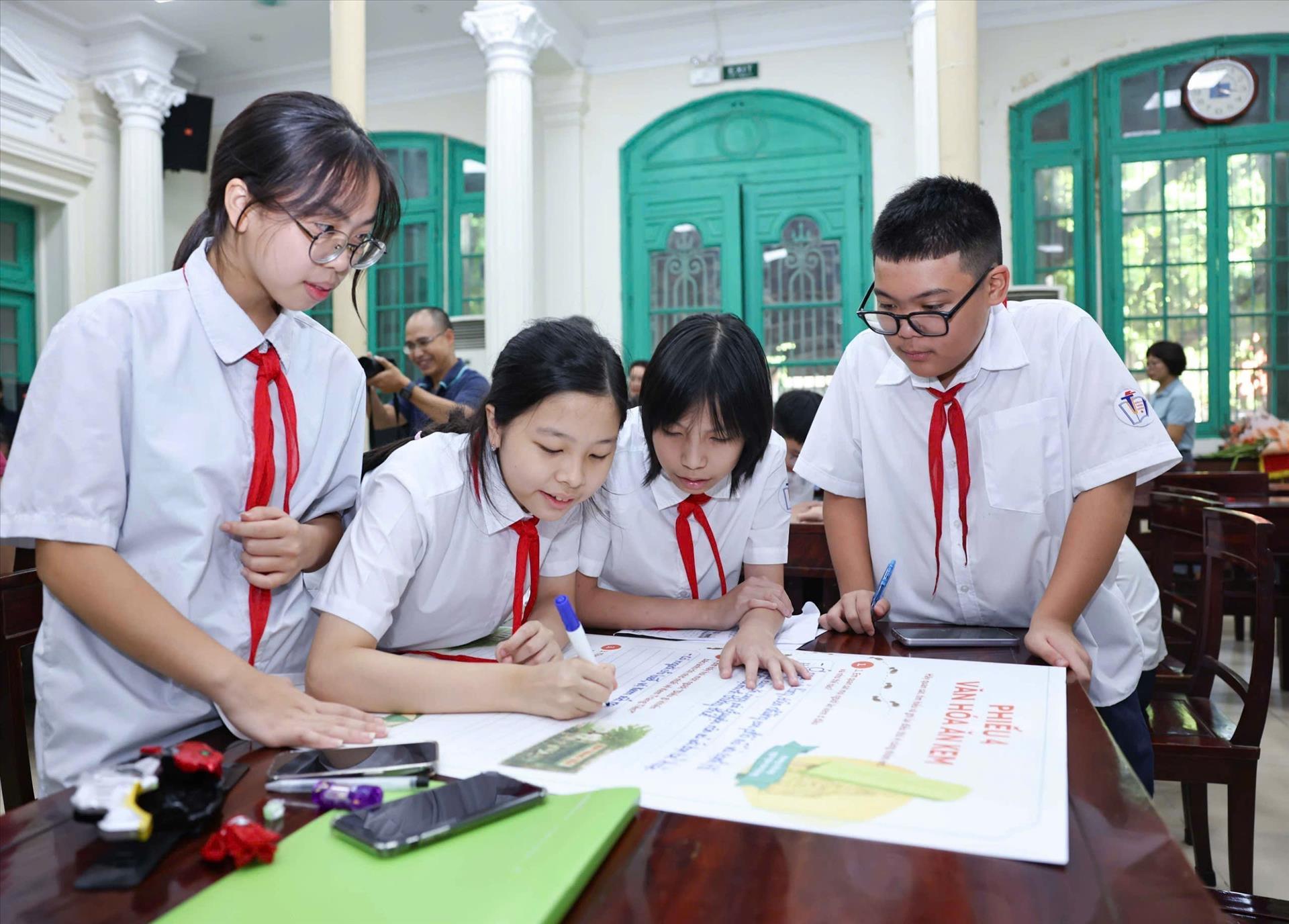 Khơi nguồn sáng tạo cho học sinh qua hoạt động trải nghiệm STEM gắn với di sản địa phương