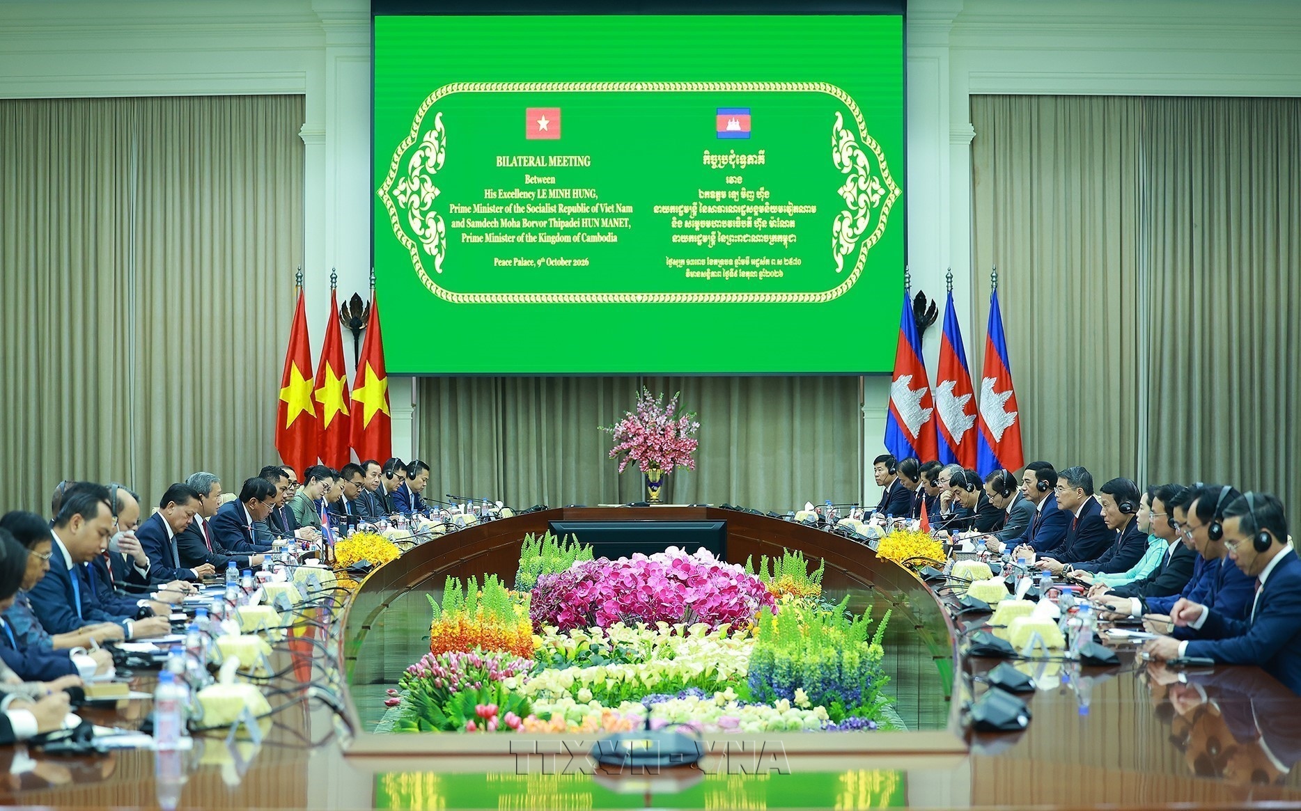 Entretien entre le Premier ministre Lê Minh Hung et son homologue cambodgien Hun Manet