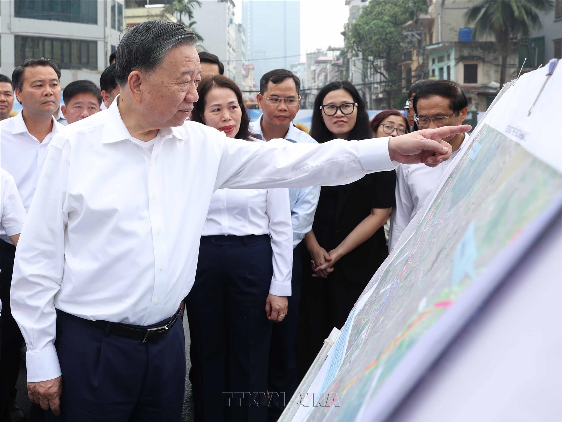 Tổng Bí thư, Chủ tịch nước Tô Lâm kiểm tra tiến độ thi công một số công trình, dự án trọng điểm của Thủ đô