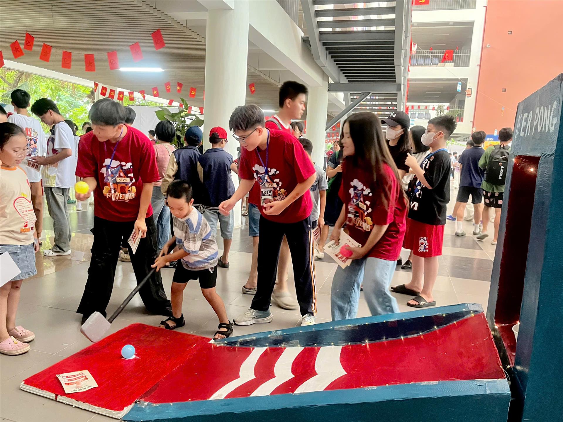 Hàng nghìn người truy tìm vết tích khoa học tại Science Tornado 2026 
