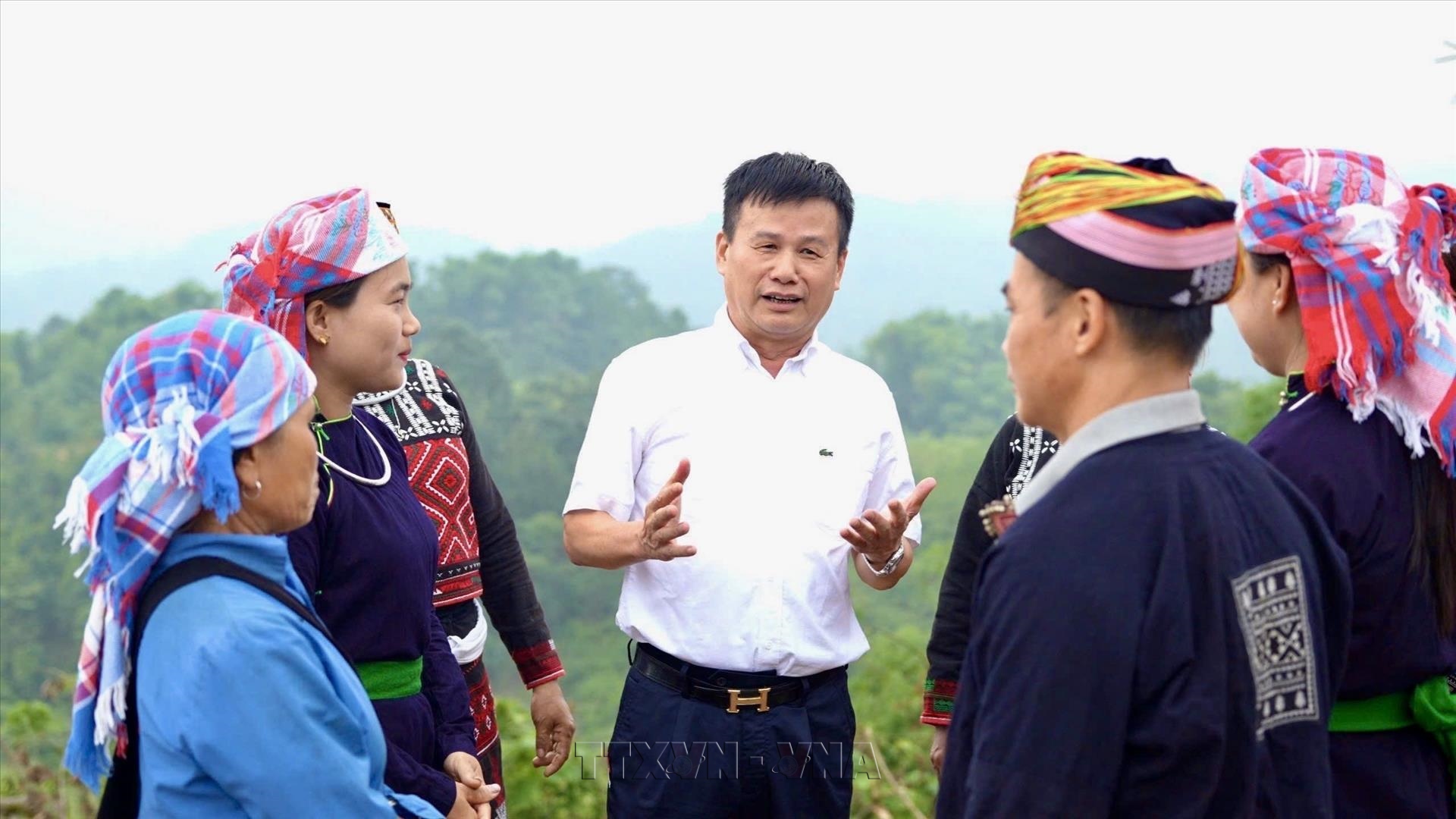 Người đi gieo mầm xanh cho những dòng sông công nghiệp