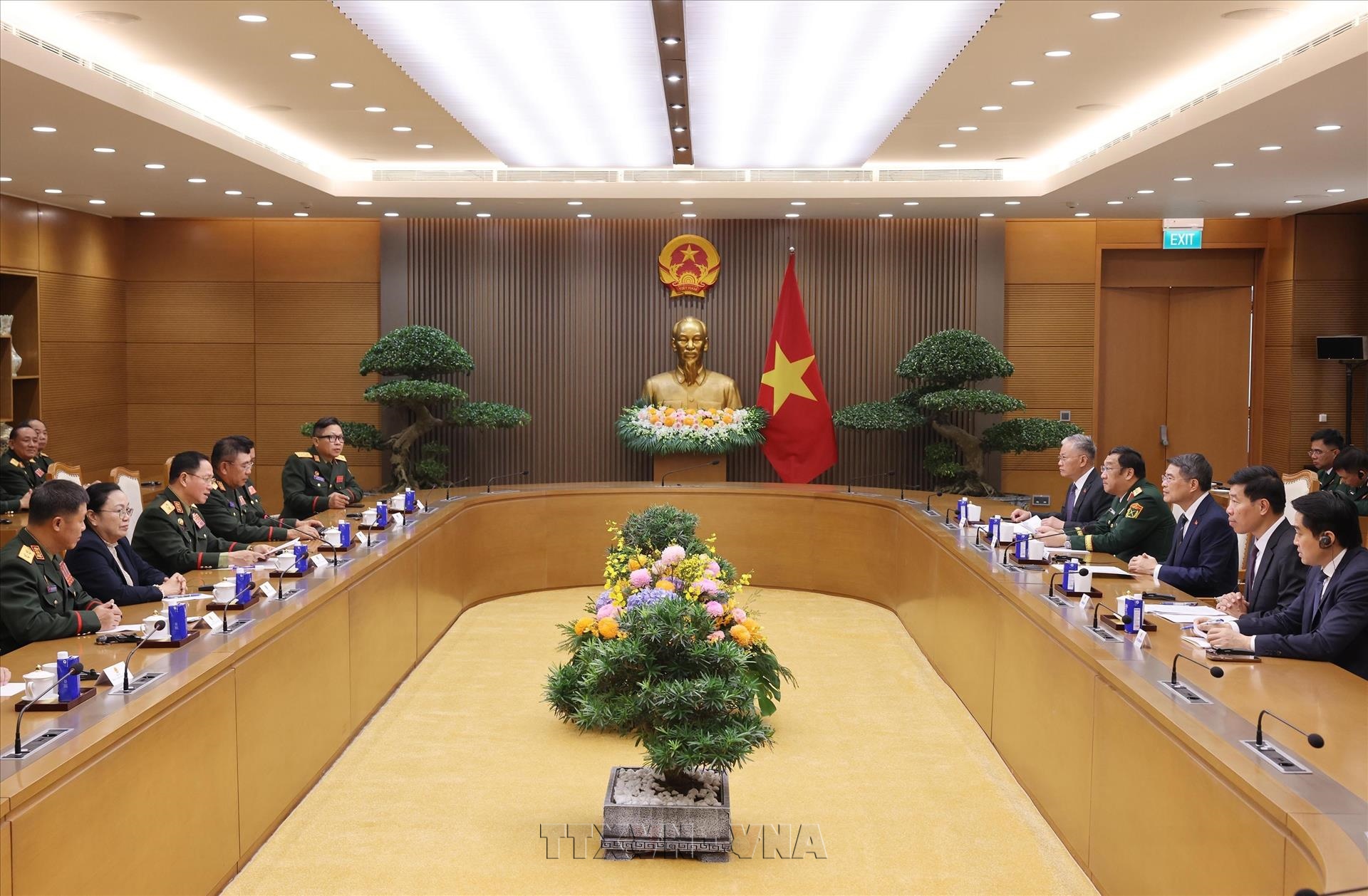 Thủ tướng Lê Minh Hưng: Hợp tác quốc phòng - an ninh là một trụ cột quan trọng của quan hệ Việt Nam - Lào