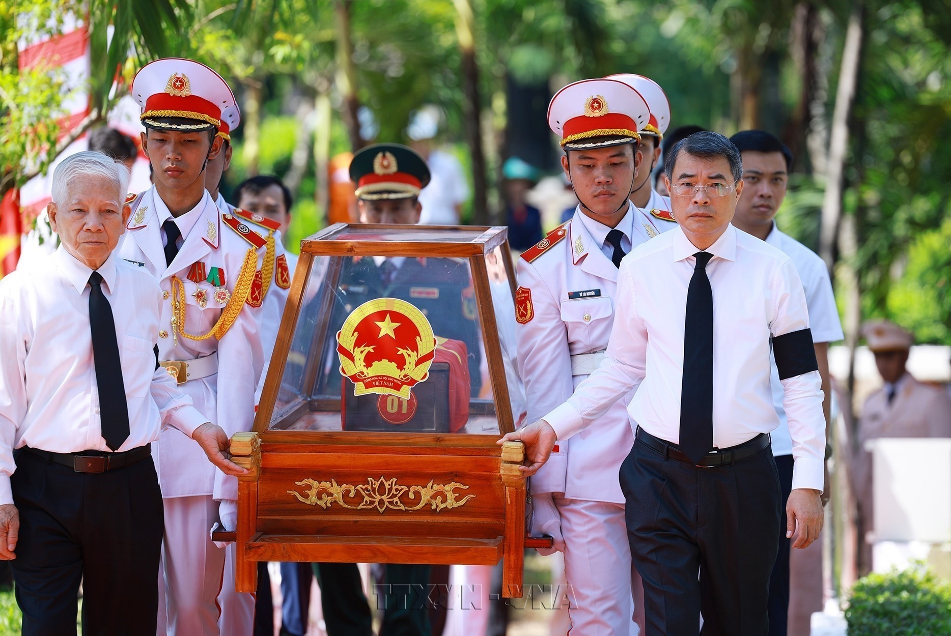 Premier asiste al funeral y entierro de los restos de 731 mártires en Ciudad Ho Chi Minh