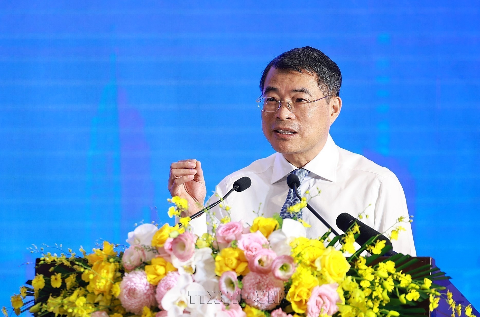 Prime Minister calls on young people to act as leading force in national development